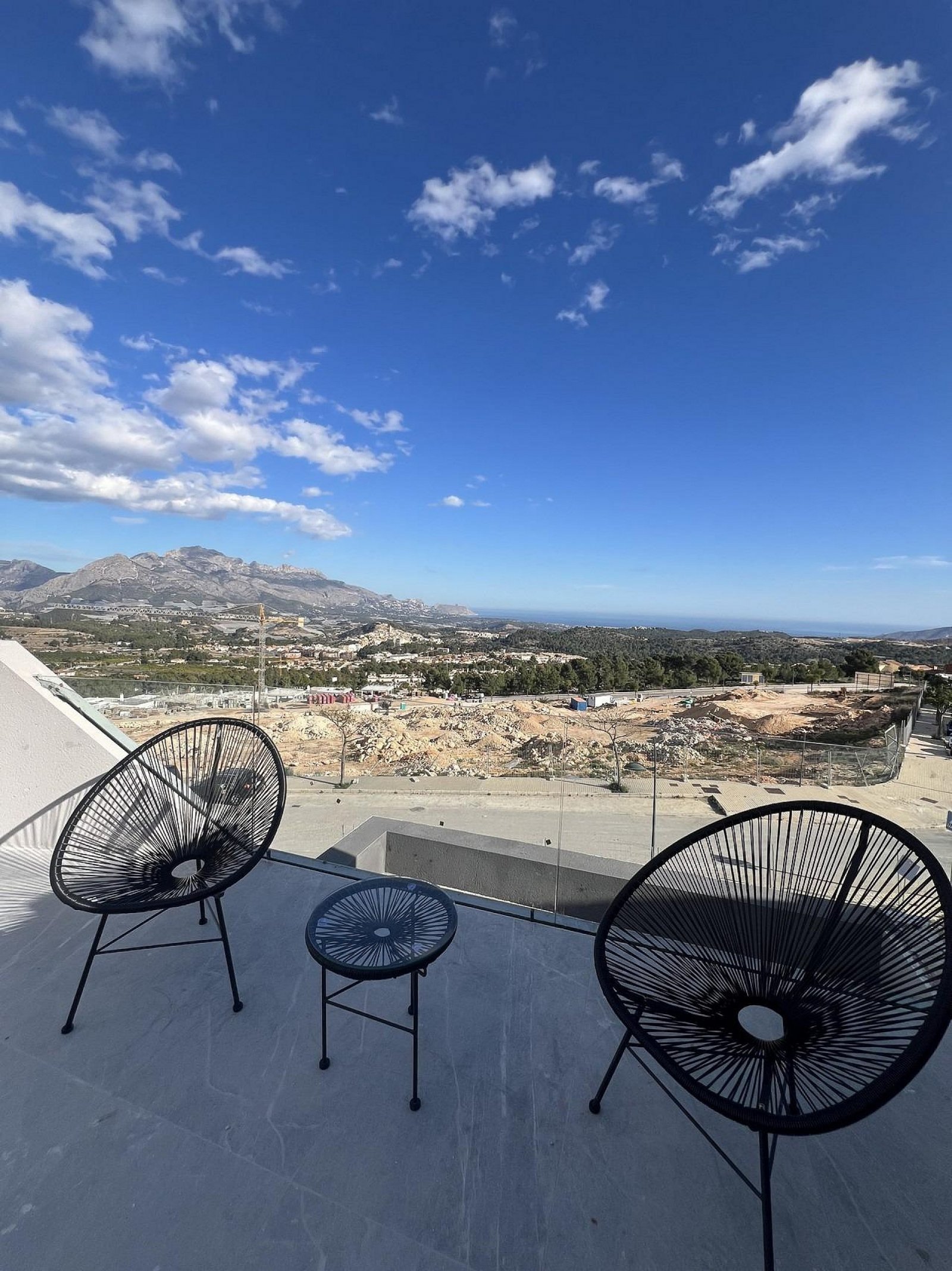 <p>Villa provided with 3 Bedrooms and 2 Bathrooms, private swimming pool and parking space on own plot. </p>