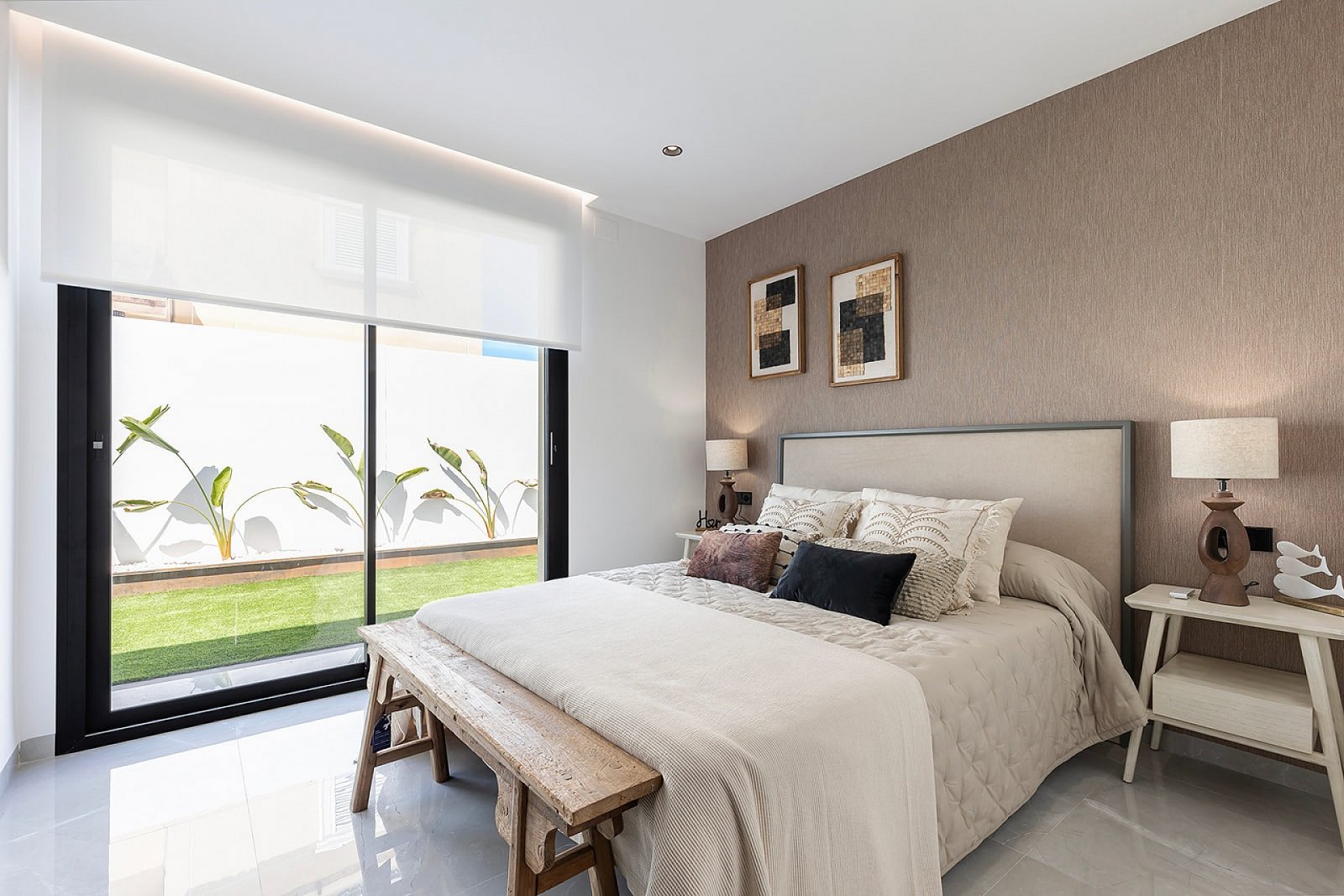 <p>Villa provided with 3 Bedrooms and 2 Bathrooms, private swimming pool and parking space on own plot. </p><p>Single storey villas with private po...