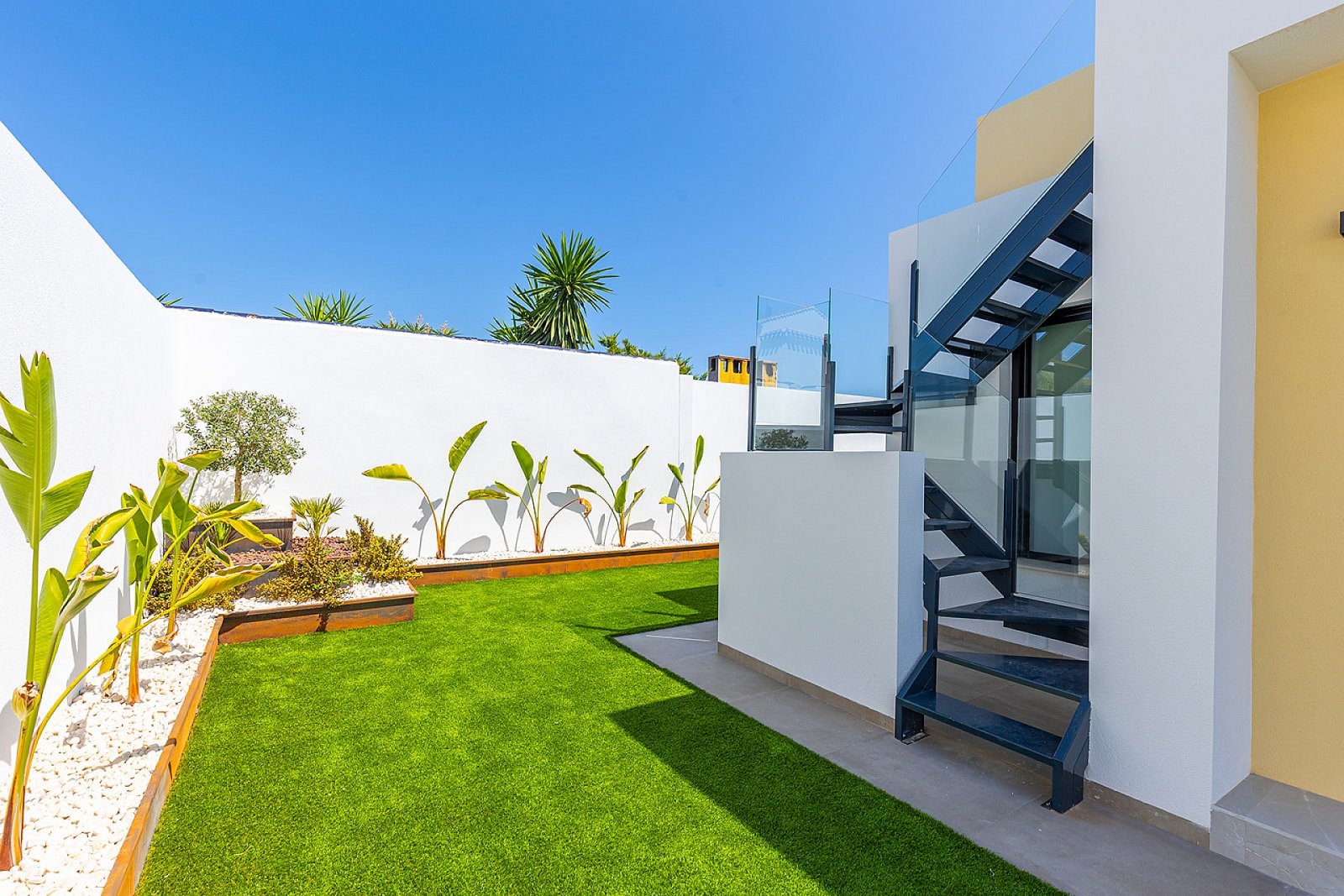 <p>Villa provided with 3 Bedrooms and 2 Bathrooms, private swimming pool and parking space on own plot. </p><p>Single storey villas with private po...