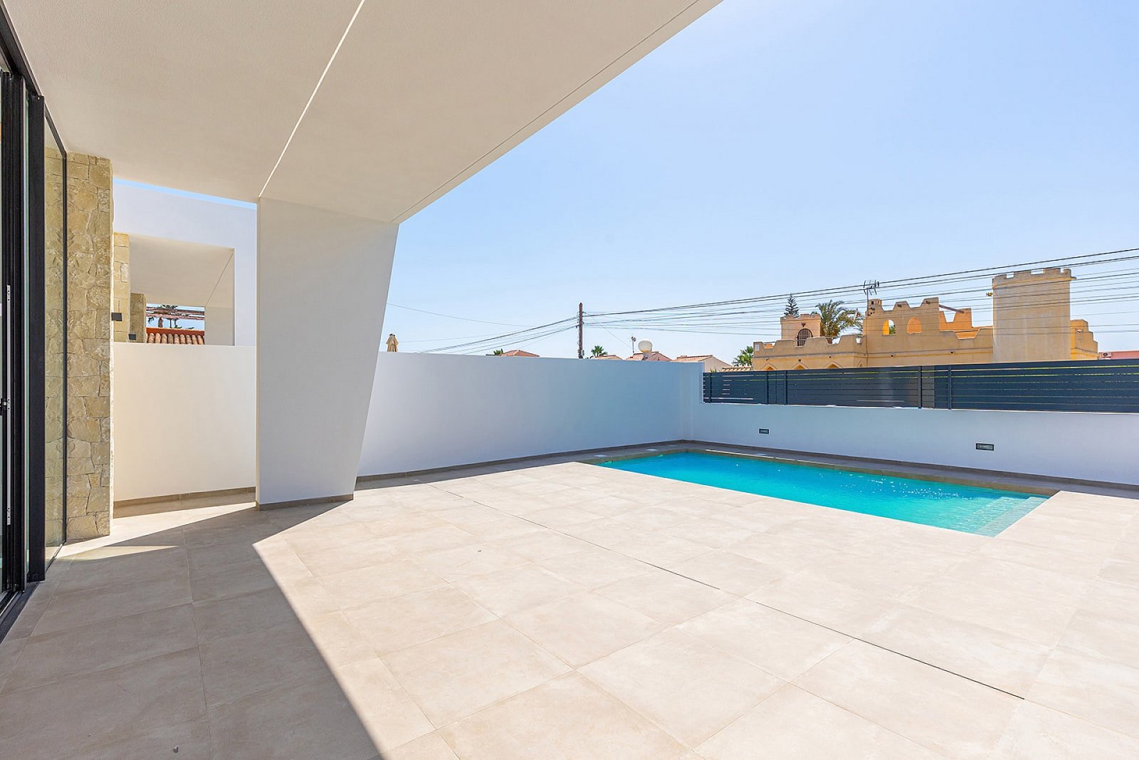 <p>Villa provided with 3 Bedrooms and 2 Bathrooms, private swimming pool and parking space on own plot. </p><p>Single storey villas with private po...