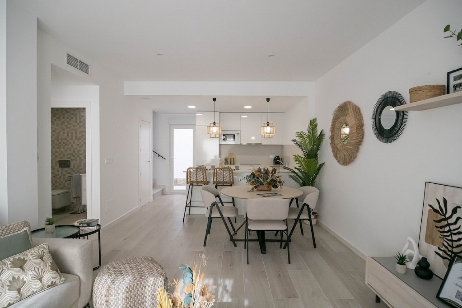 <p>Villa provided with 3 Bedrooms and 2 Bathrooms, private swimming pool and parking space on own plot. </p><p>Residencial Aire Limpio III is a lux...