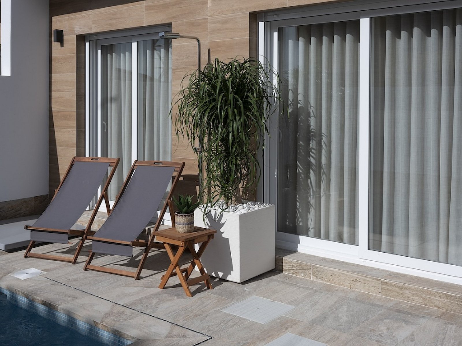 <p>Villa provided with 3 Bedrooms and 2 Bathrooms, private swimming pool and parking space on own plot. </p><p>Residencial Aire Limpio III is a lux...