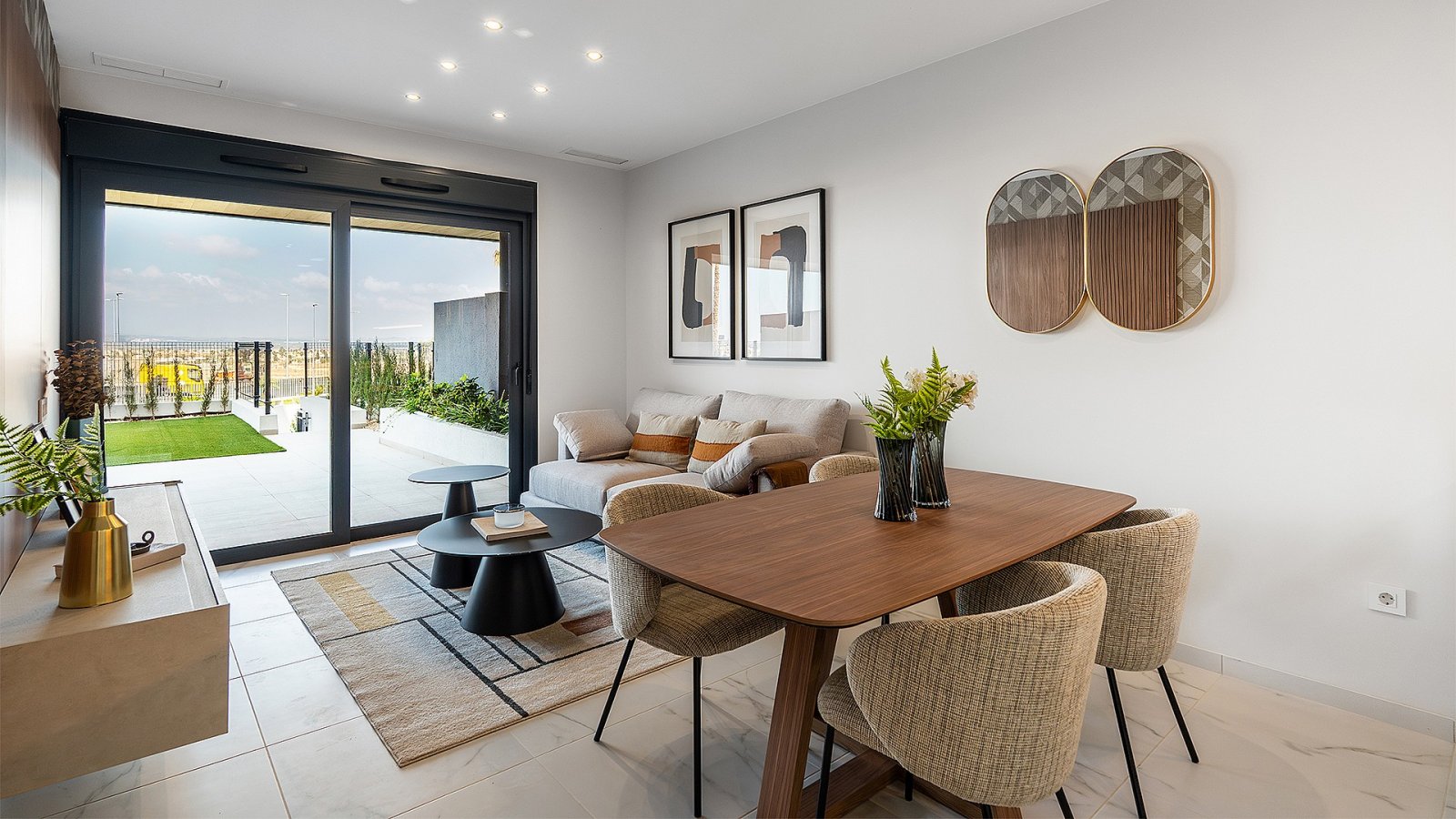 Sonnige Terrassenwohnung mit Gemeinschaftspool