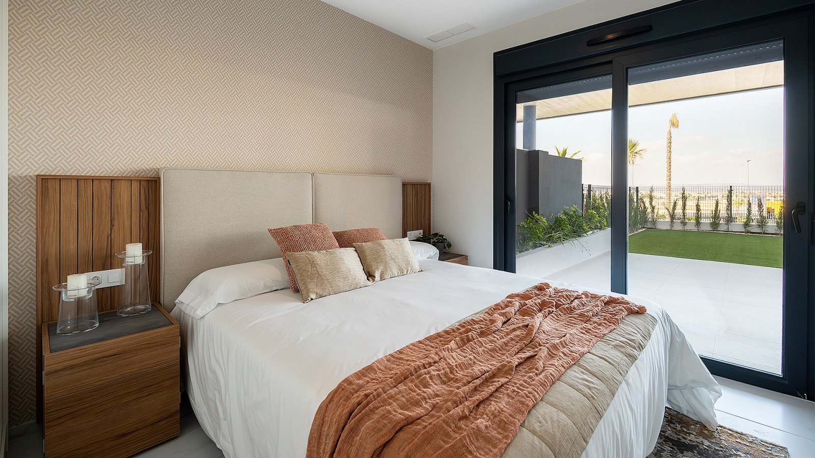 Sonnige Terrassenwohnung mit Gemeinschaftspool