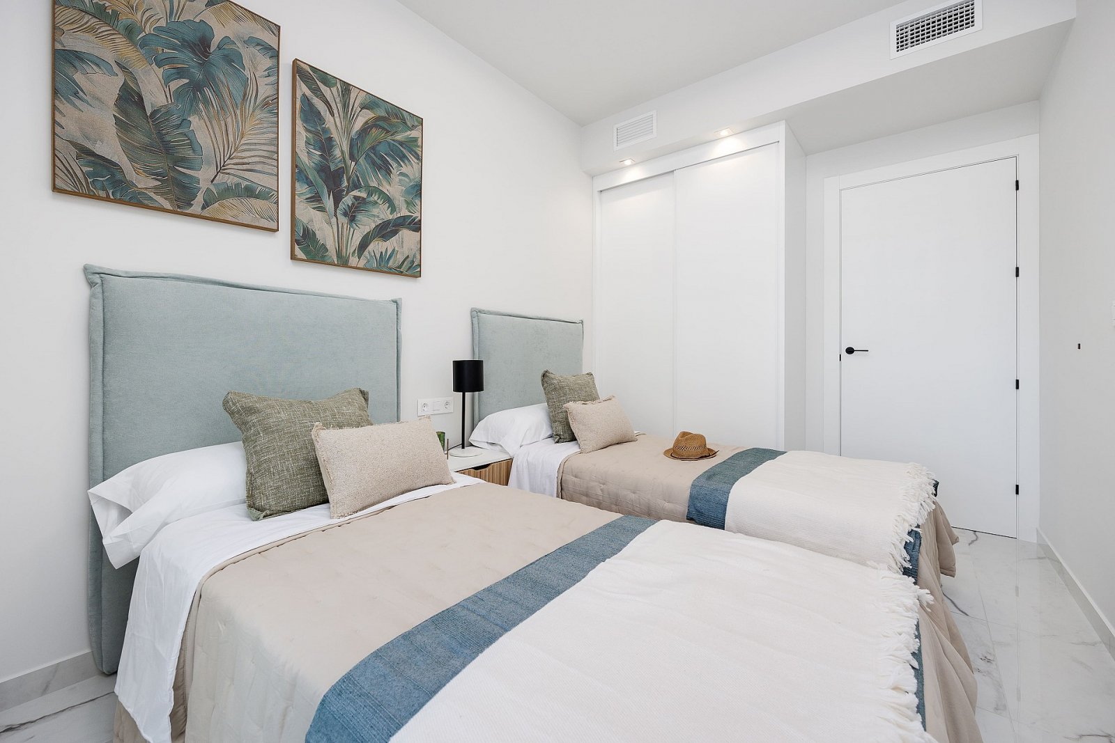 <p>Apartment with garden provided with 2 Bedrooms and 2 Bathrooms, communal swimming pool and parking space with underground storage. </p><p>Are yo...