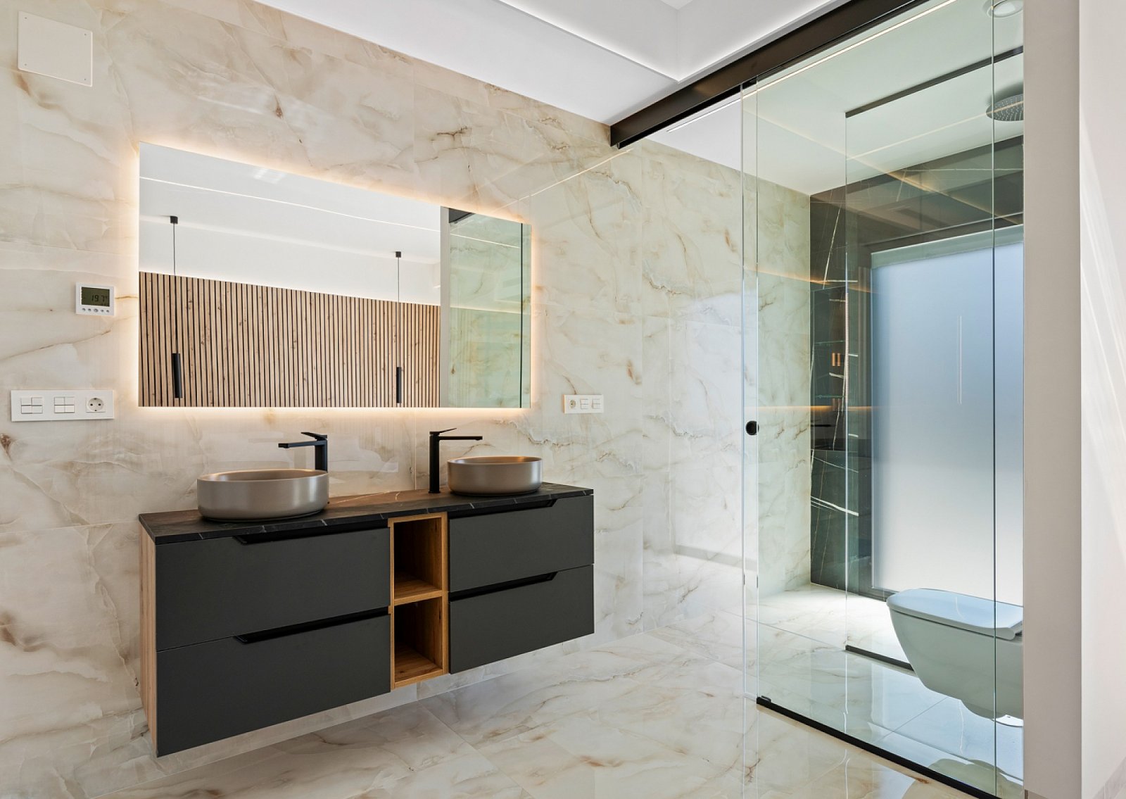 <p>Villa provided with 3 Bedrooms and 2 Bathrooms, private swimming pool and parking space on own plot. </p><p>This project of 40 villas offers the...