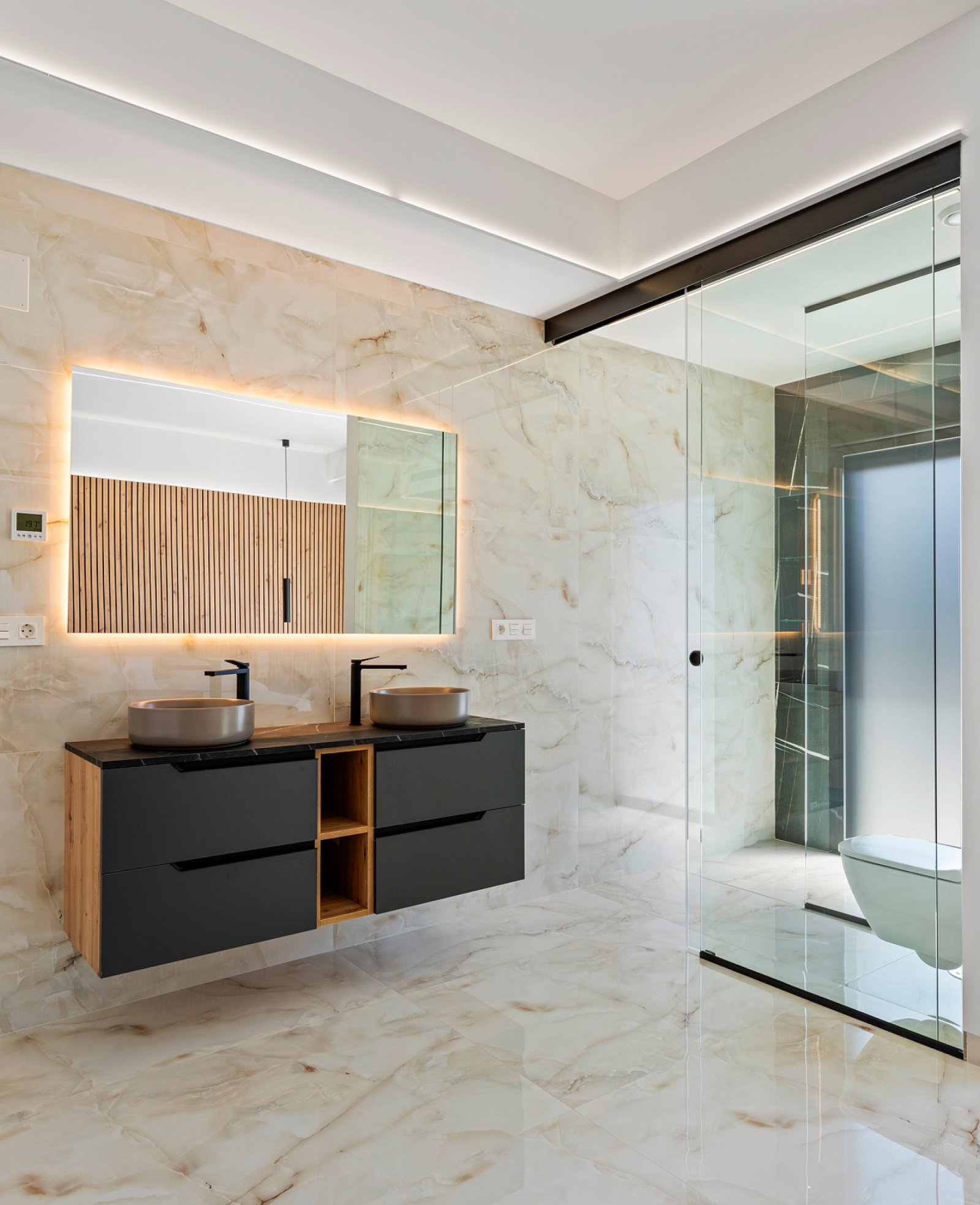 <p>Villa provided with 3 Bedrooms and 2 Bathrooms, private swimming pool and parking space on own plot. </p><p>This project of 40 villas offers the...