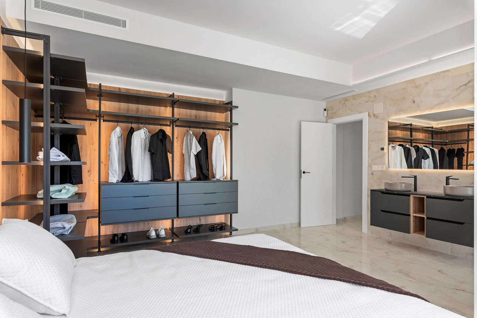 <p>Villa provided with 3 Bedrooms and 2 Bathrooms, private swimming pool and parking space on own plot. </p><p>This project of 40 villas offers the...