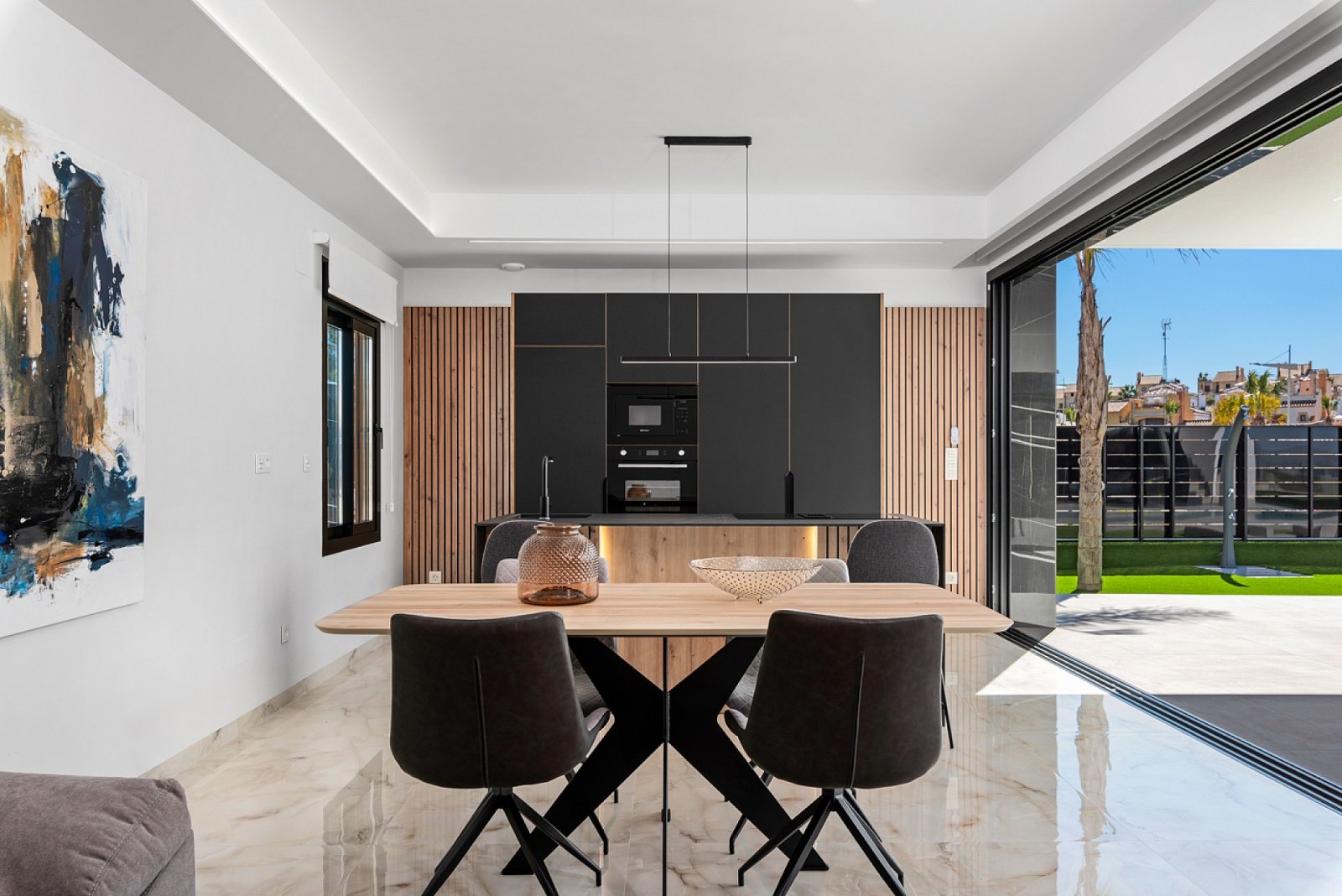 <p>Villa provided with 3 Bedrooms and 2 Bathrooms, private swimming pool and parking space on own plot. </p><p>This project of 40 villas offers the...