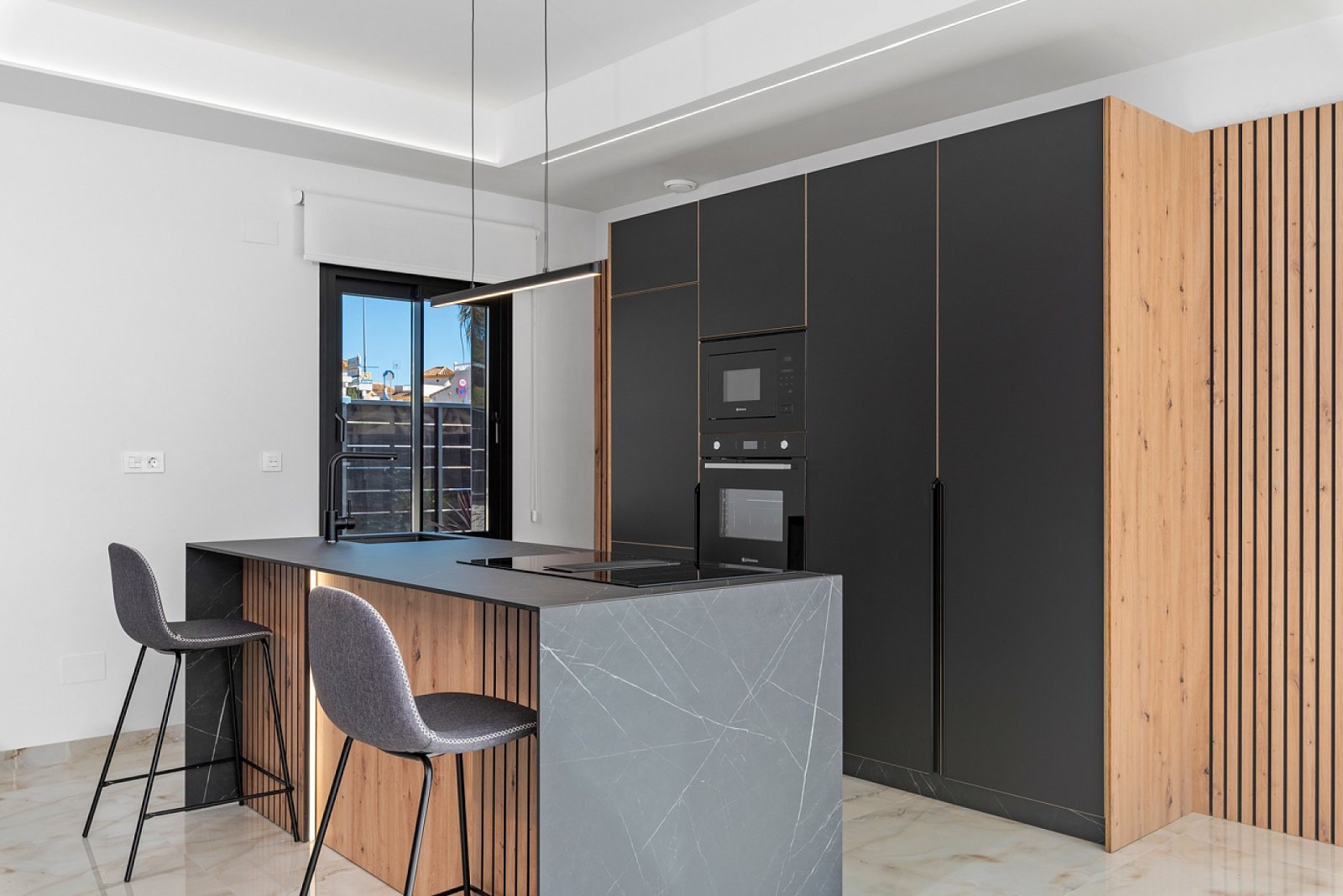 <p>Villa provided with 3 Bedrooms and 2 Bathrooms, private swimming pool and parking space on own plot. </p><p>This project of 40 villas offers the...