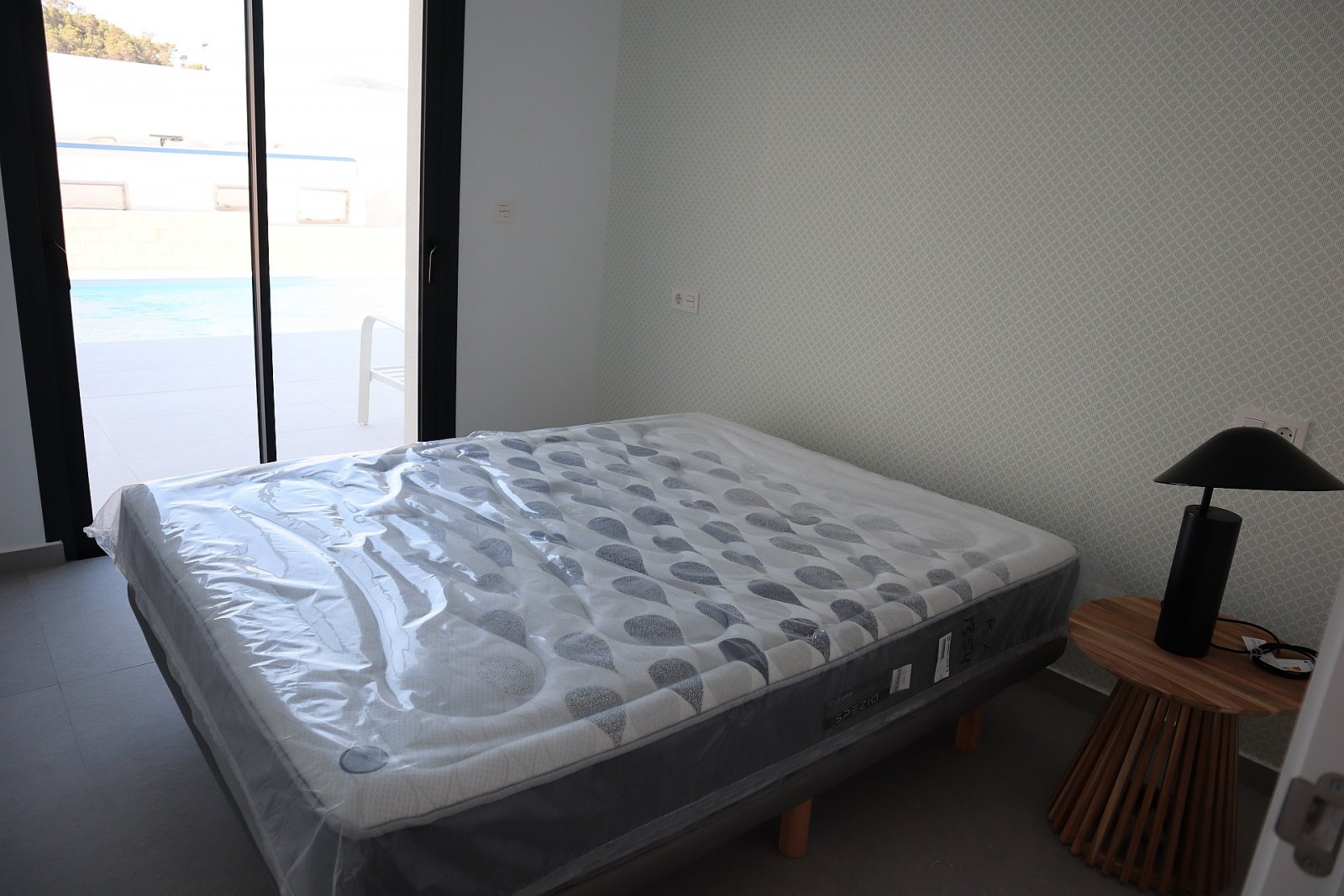 Moderne 3-Zimmer-Villa mit Pool & Solarium