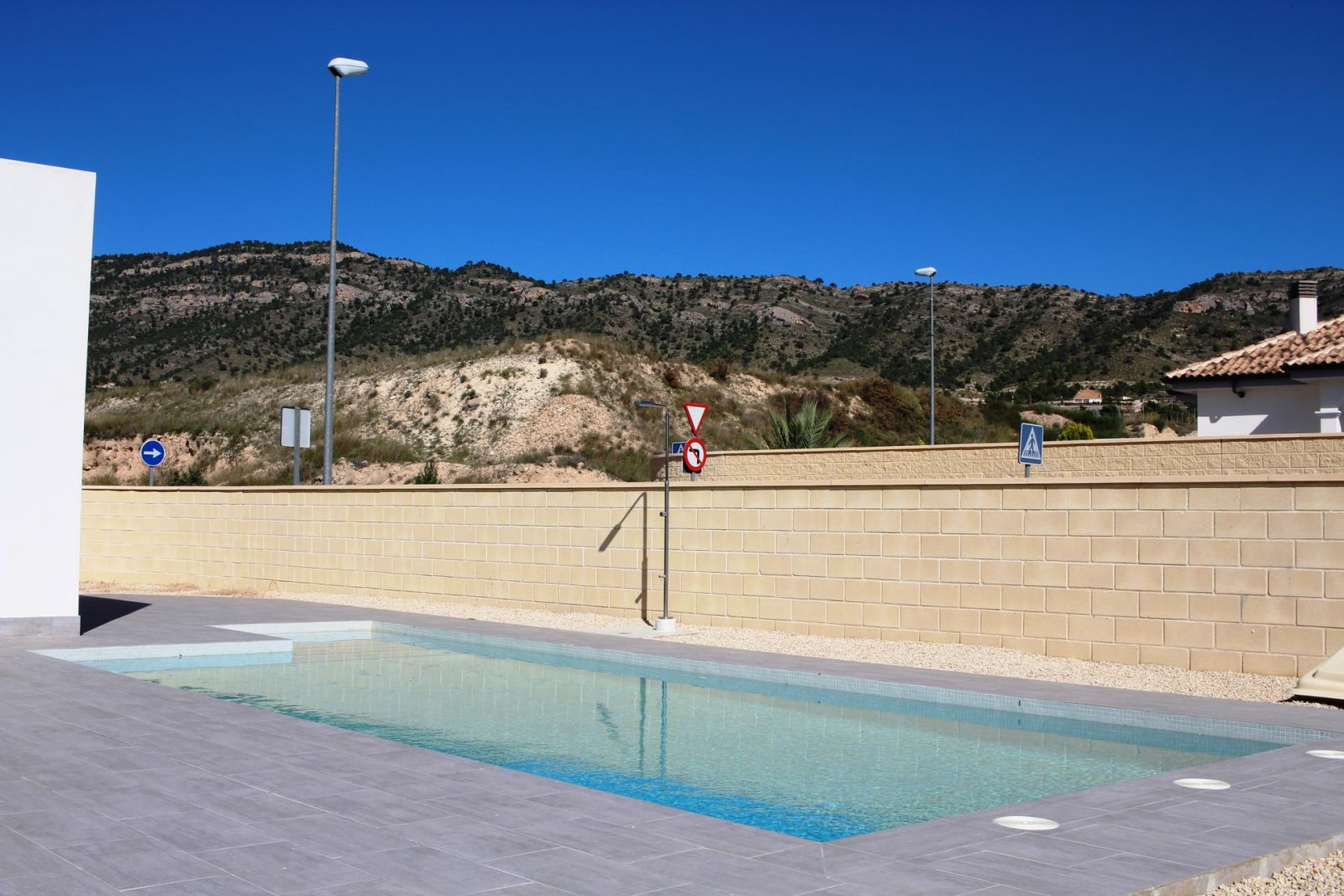 <p>Villa provided with 3 Bedrooms and 2 Bathrooms, private swimming pool and parking space on own plot. </p><p>We are delighted to present you this...