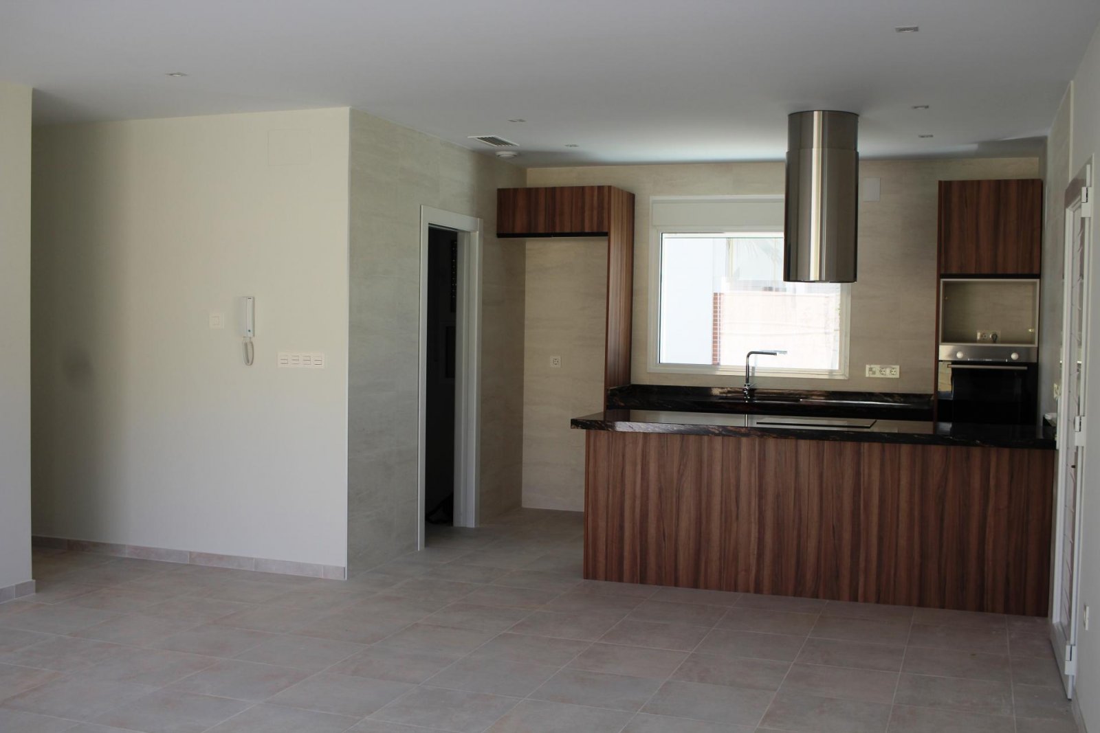 <p>Villa provided with 3 Bedrooms and 2 Bathrooms, private swimming pool and parking space on own plot. </p><p>We are delighted to present you this...