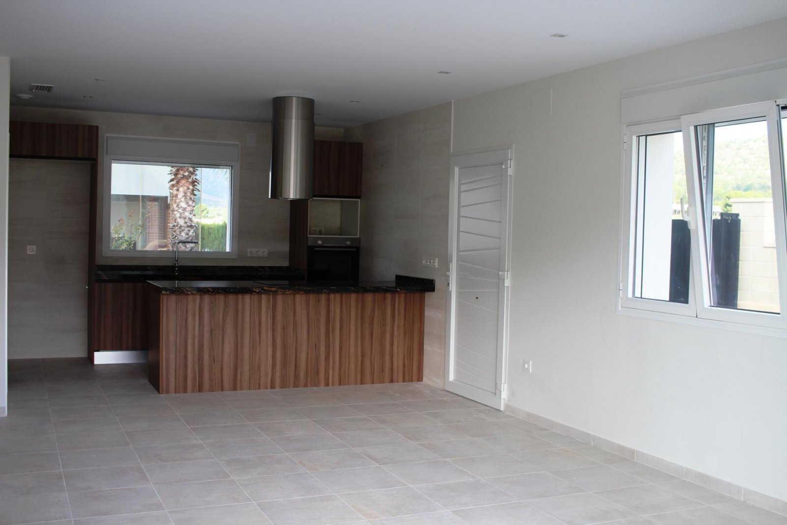 <p>Villa provided with 3 Bedrooms and 2 Bathrooms, private swimming pool and parking space on own plot. </p><p>We are delighted to present you this...