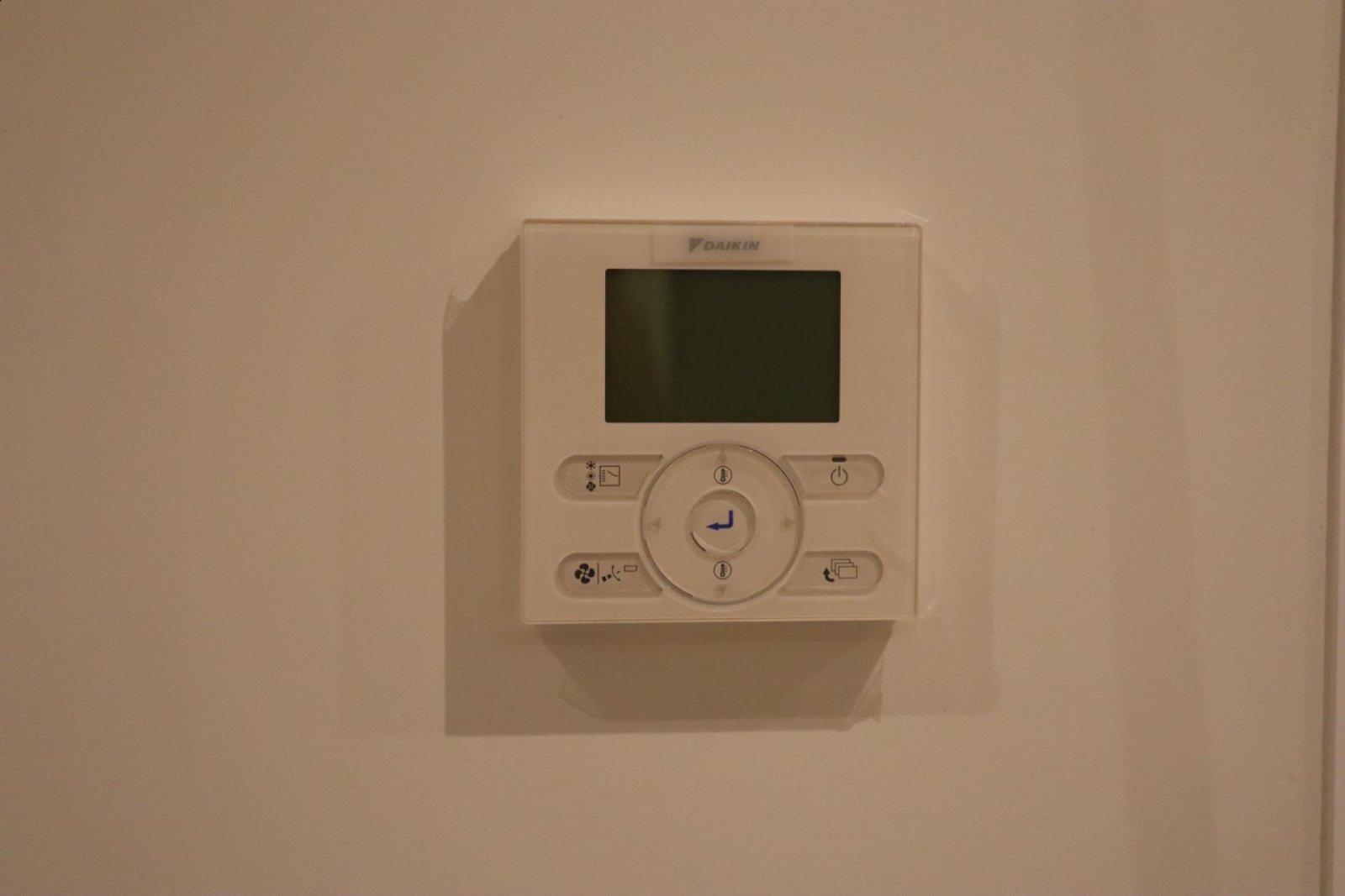 Moderne Neubau-Villa mit Pool & Traumgrundstück