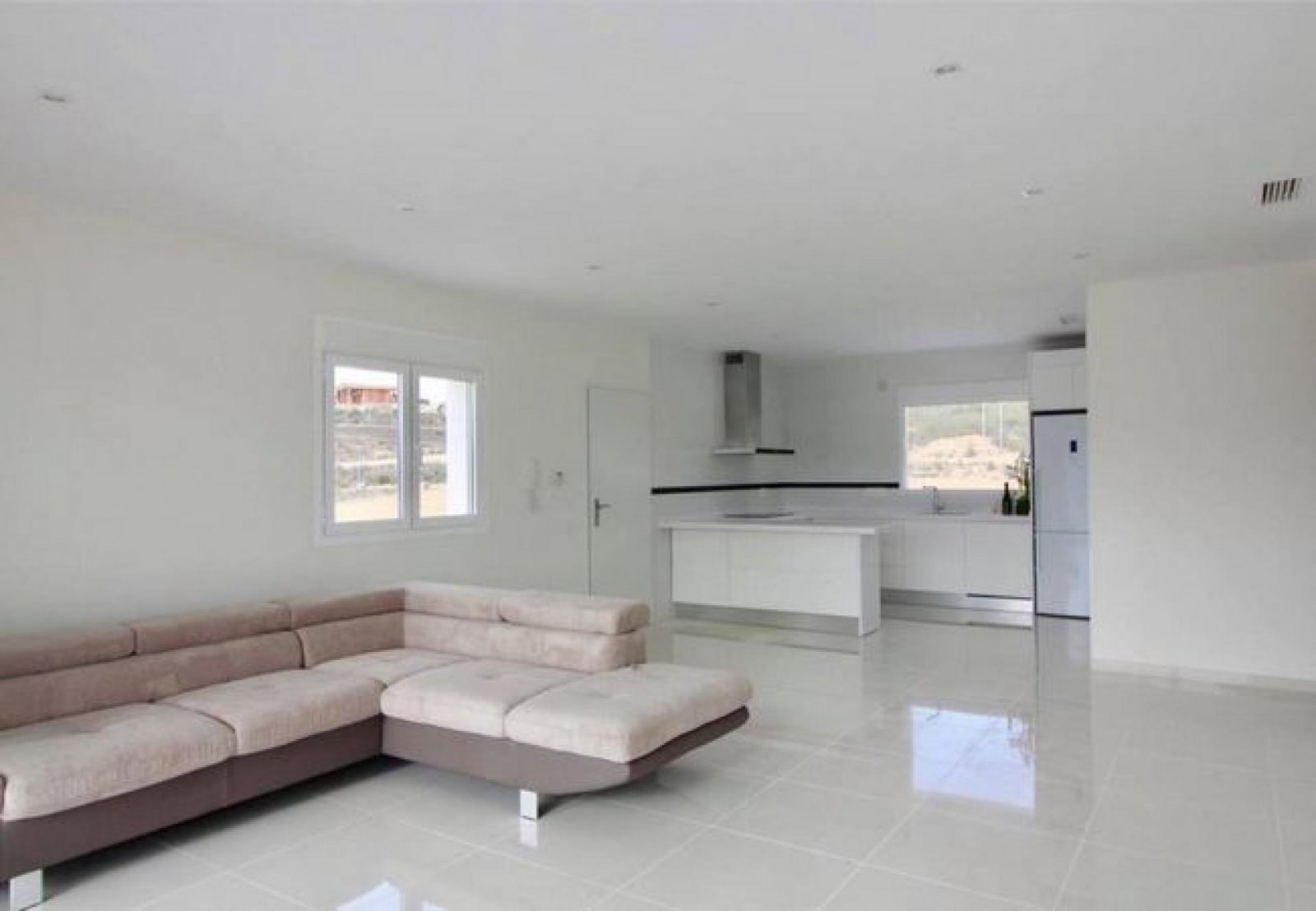 <p>Villa provided with 3 Bedrooms and 2 Bathrooms, optional swimming pool and carport. </p><p>Want to realise your own ideas? Then build your own v...