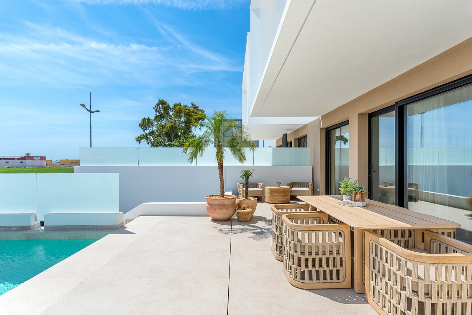 <p>Villa with basement provided with 3 Bedrooms and 2 Bathrooms, private swimming pool and parking space on own plot. </p><p>New complex of innovat...