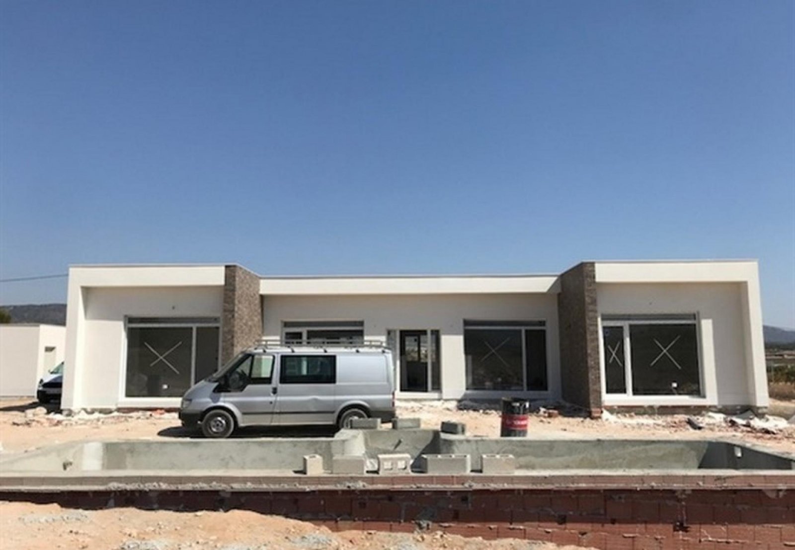 <p>Villa provided with 3 Bedrooms and 2 Bathrooms, private swimming pool and parking space on own plot. </p><p>Modern New Build Villa in various co...