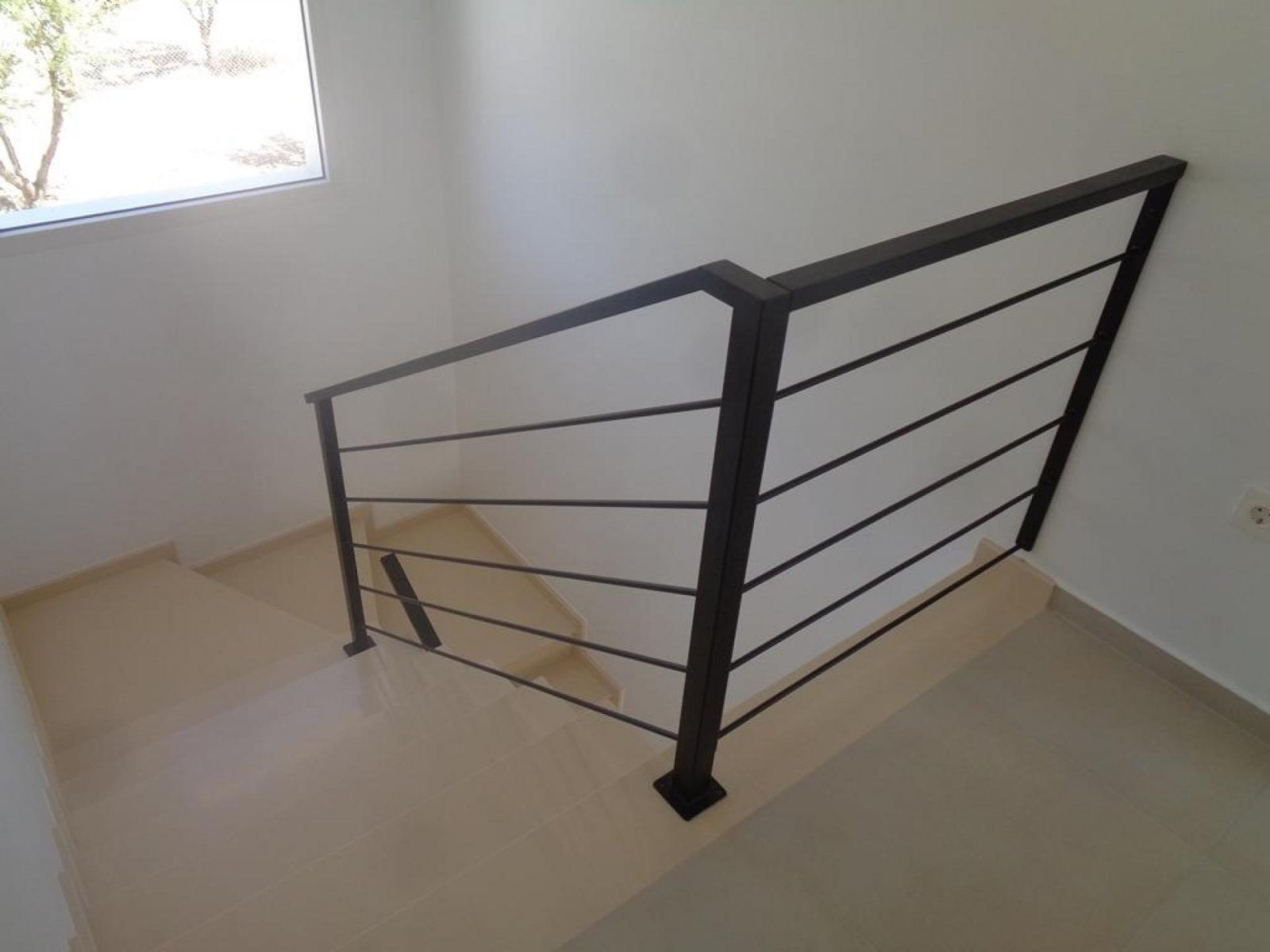 Neubauvillen in Pinoso – Freiheit, Luxus und Lebensqualität