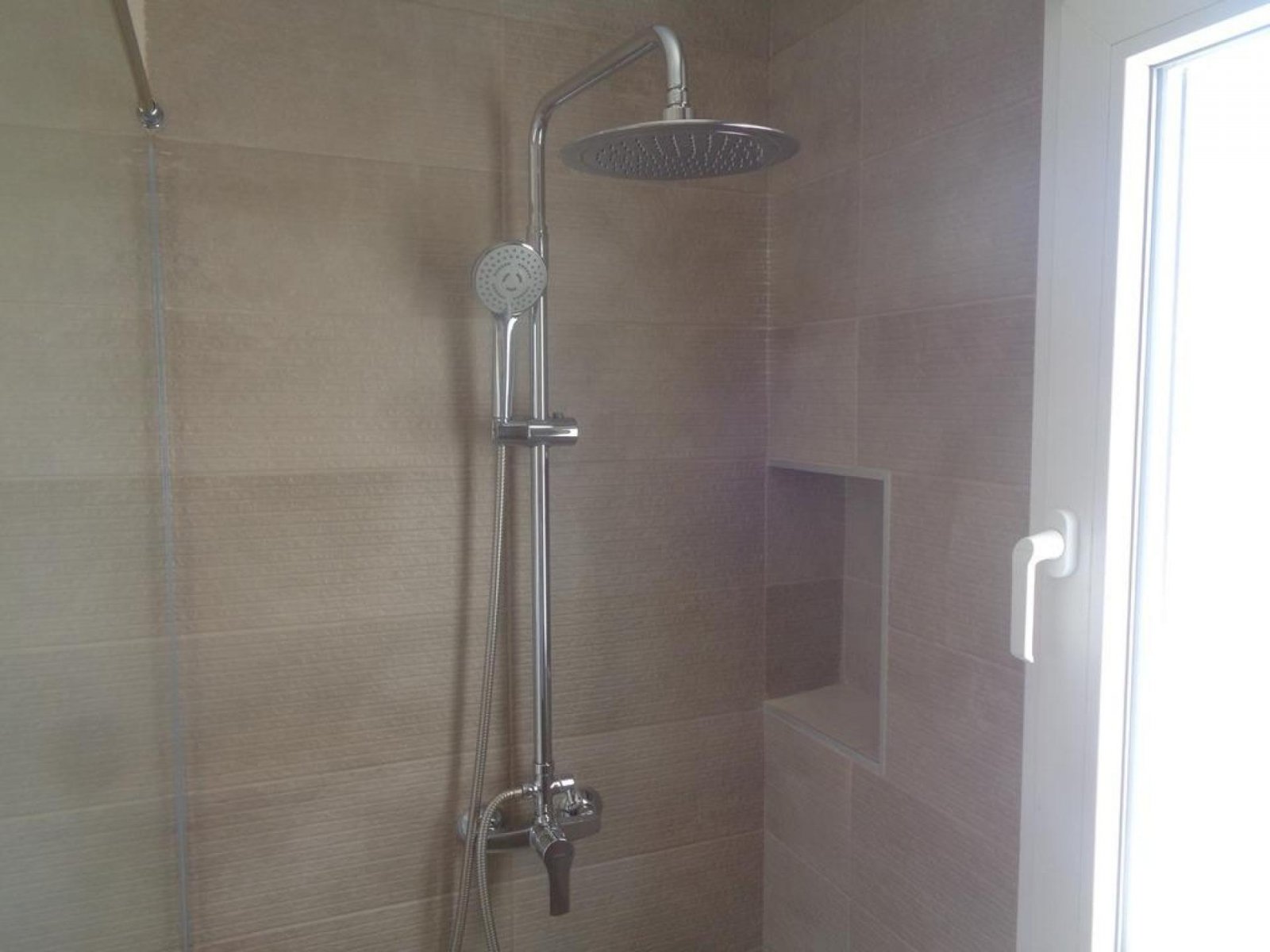 Neubauvillen in Pinoso – Freiheit, Luxus und Lebensqualität