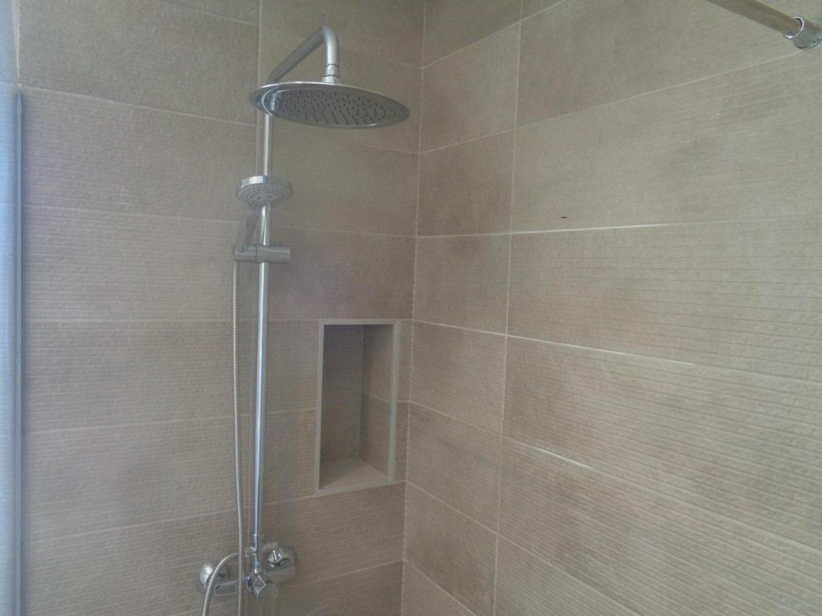 Neubauvillen in Pinoso – Freiheit, Luxus und Lebensqualität