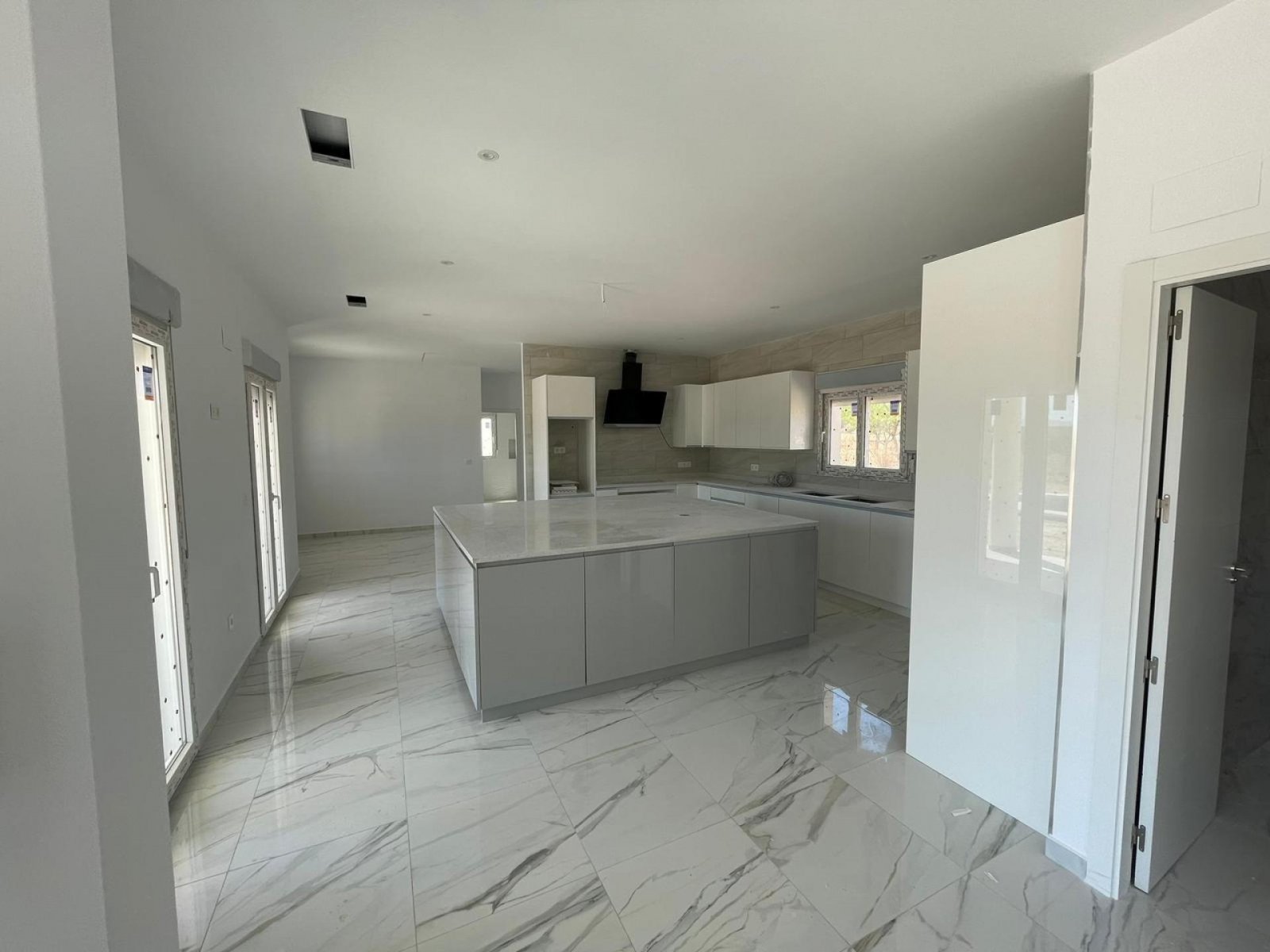 Individuelle Neubauvilla unter der Sonne Alicantes