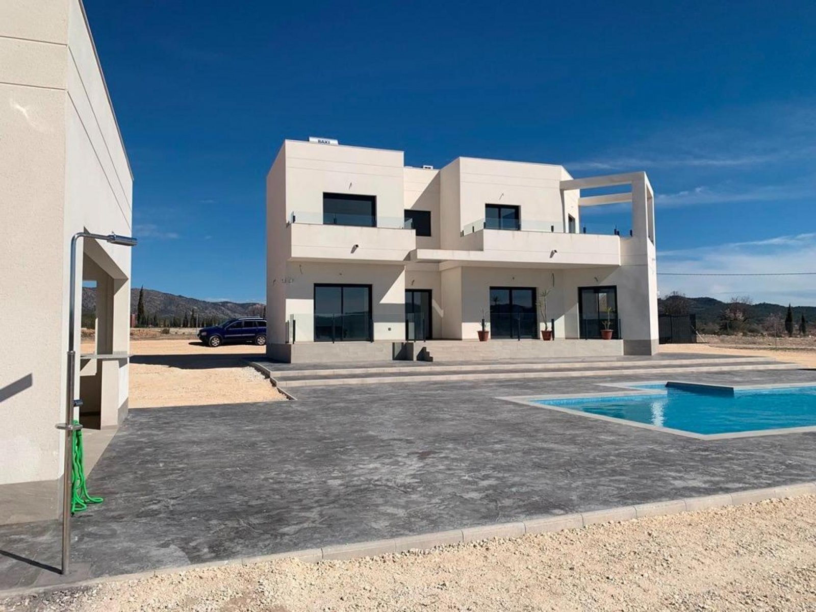 <p>Villa provided with 3 Bedrooms and 2 Bathrooms, optional swimming pool and parking space on own plot. </p><p>Modern New Build Villa in various c...