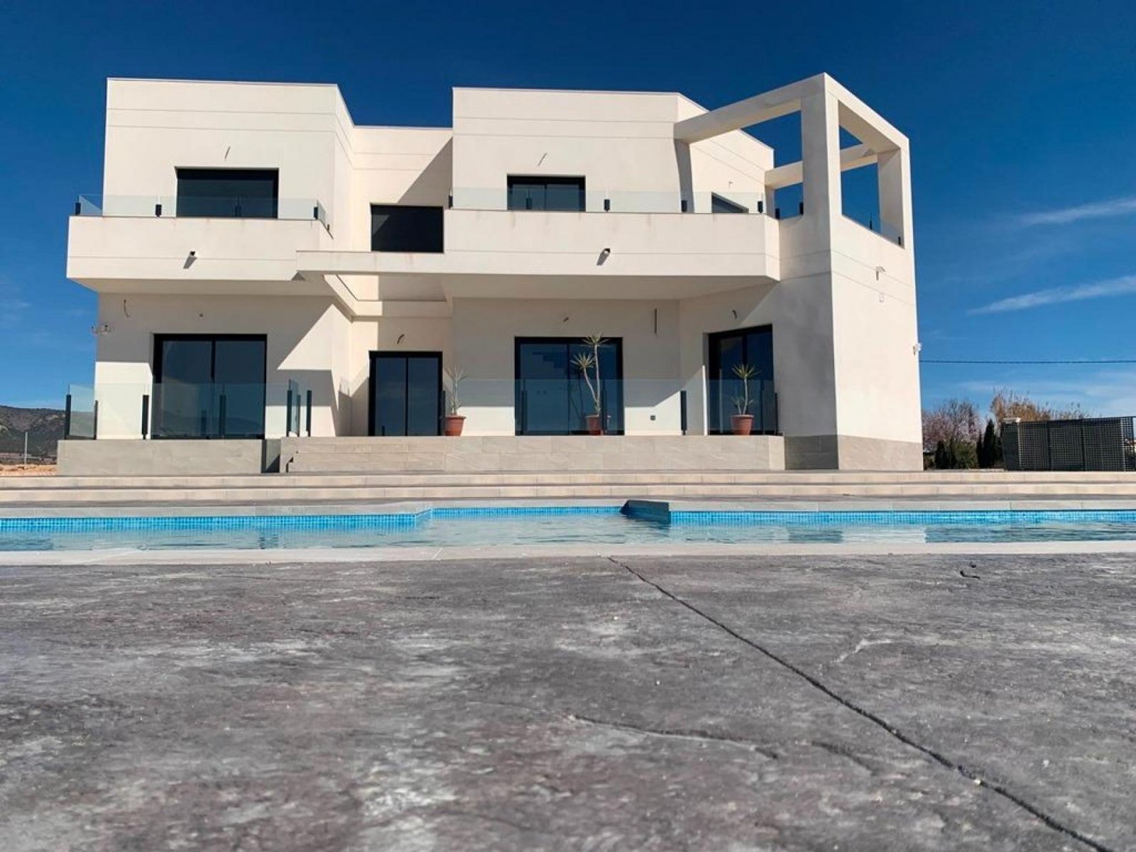 <p>Villa provided with 3 Bedrooms and 2 Bathrooms, optional swimming pool and parking space on own plot. </p><p>Modern New Build Villa in various c...