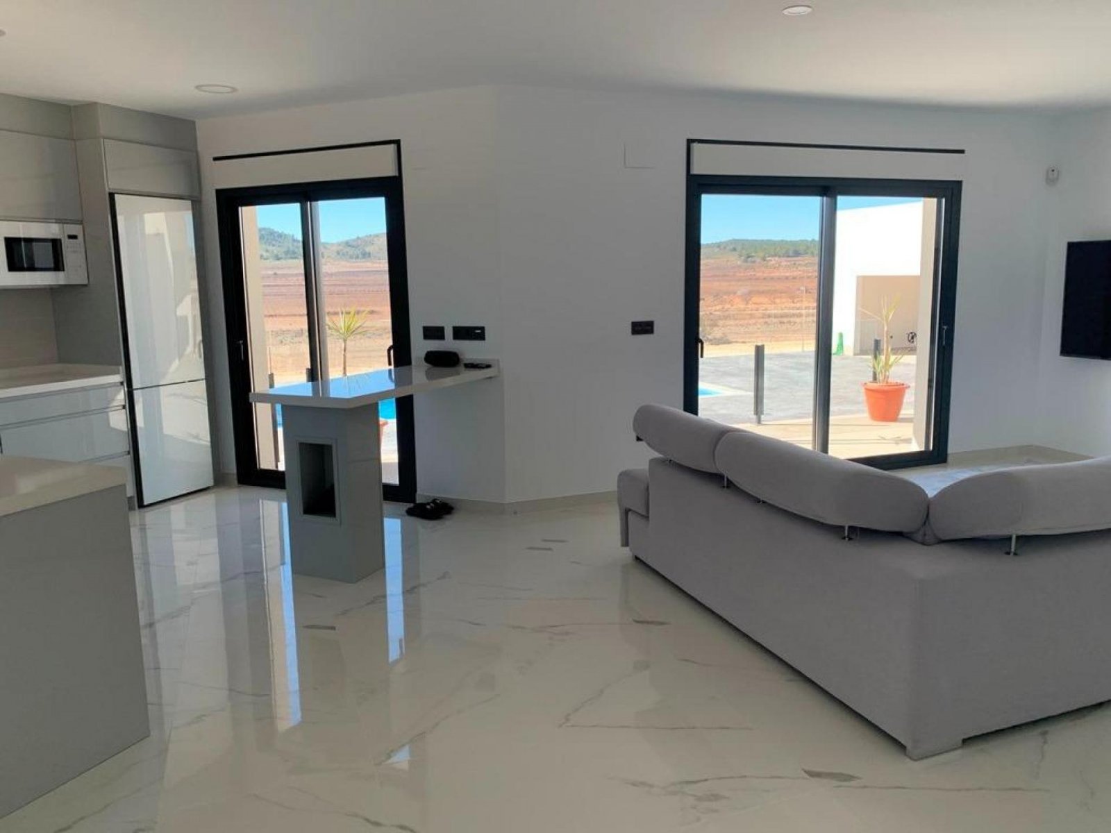 <p>Villa provided with 3 Bedrooms and 2 Bathrooms, optional swimming pool and parking space on own plot. </p><p>Modern New Build Villa in various c...