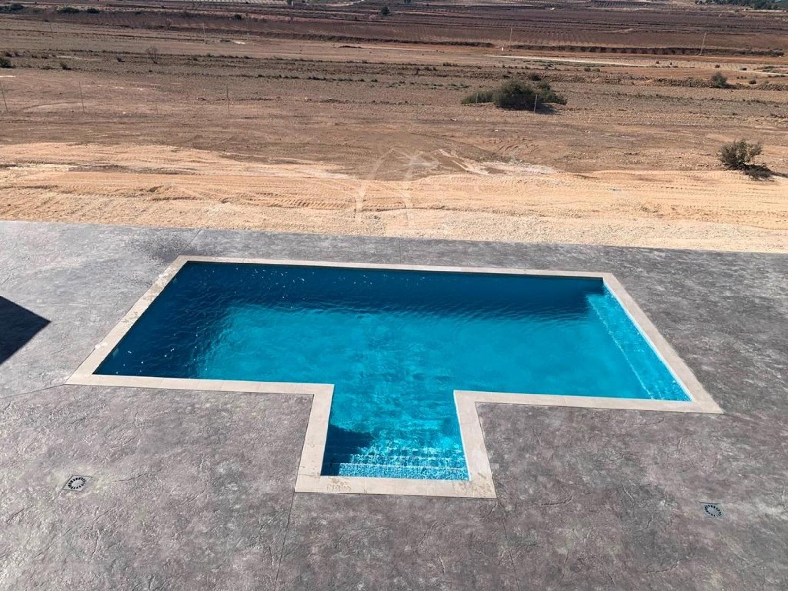 <p>Villa provided with 3 Bedrooms and 2 Bathrooms, optional swimming pool and parking space on own plot. </p><p>Modern New Build Villa in various c...