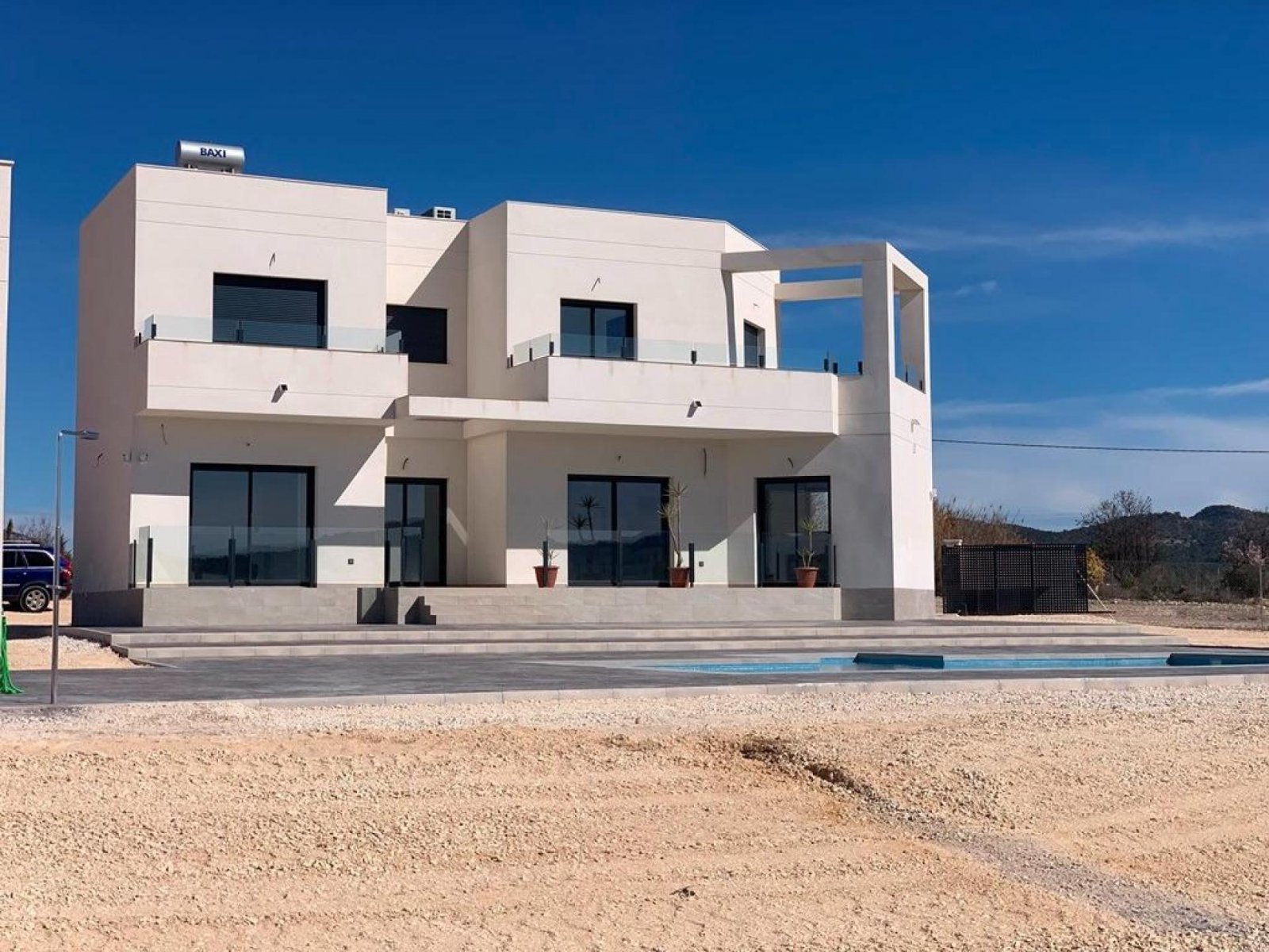 <p>Villa provided with 3 Bedrooms and 2 Bathrooms, optional swimming pool and parking space on own plot. </p><p>Modern New Build Villa in various c...