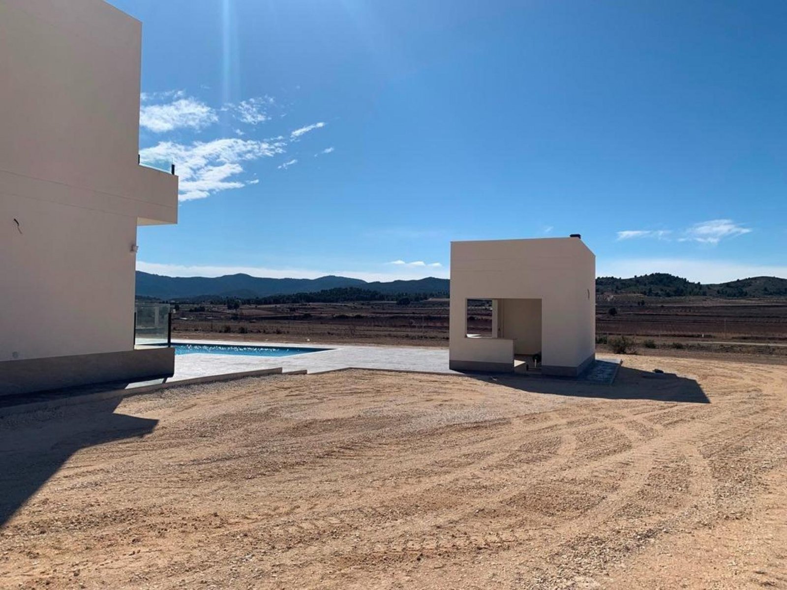 <p>Villa provided with 3 Bedrooms and 2 Bathrooms, optional swimming pool and parking space on own plot. </p><p>Modern New Build Villa in various c...