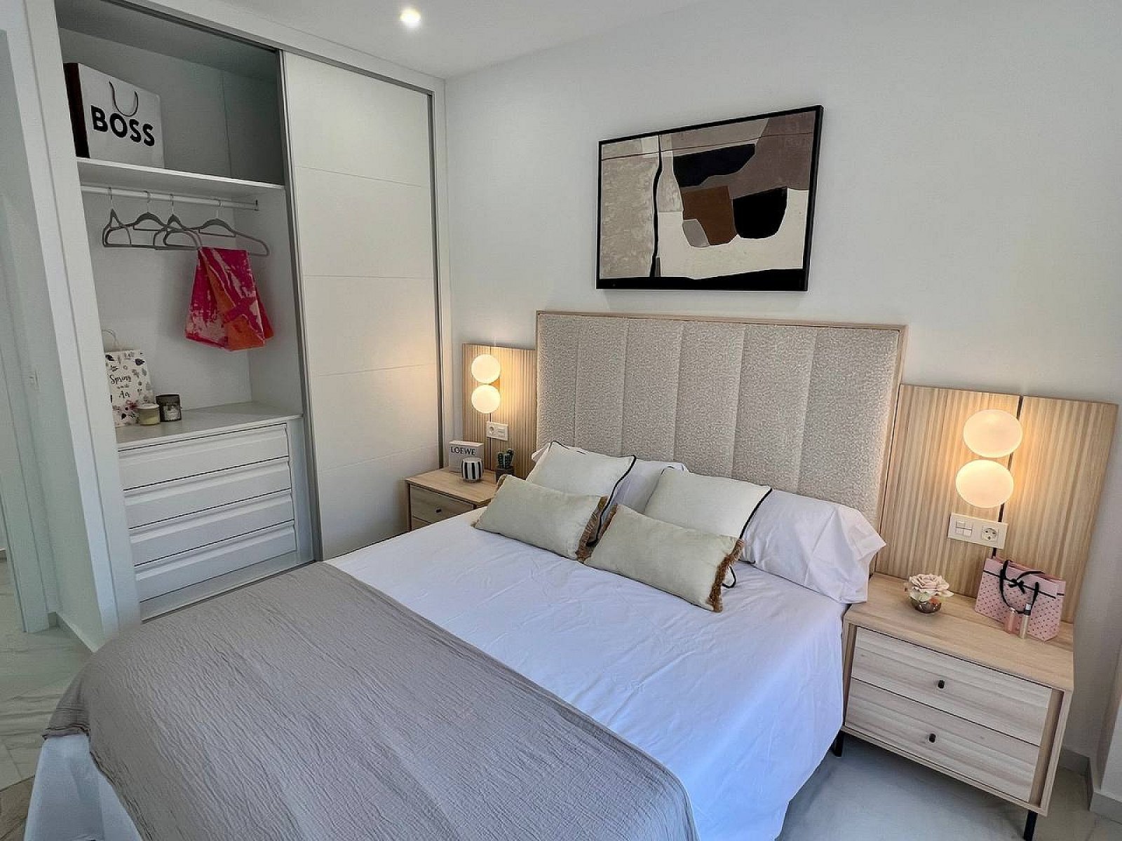 <p>Apartment with terrace provided with 2 Bedrooms and 1 Bathrooms, communal swimming pool and no parking place. </p><p>Discover a small-scale proj...