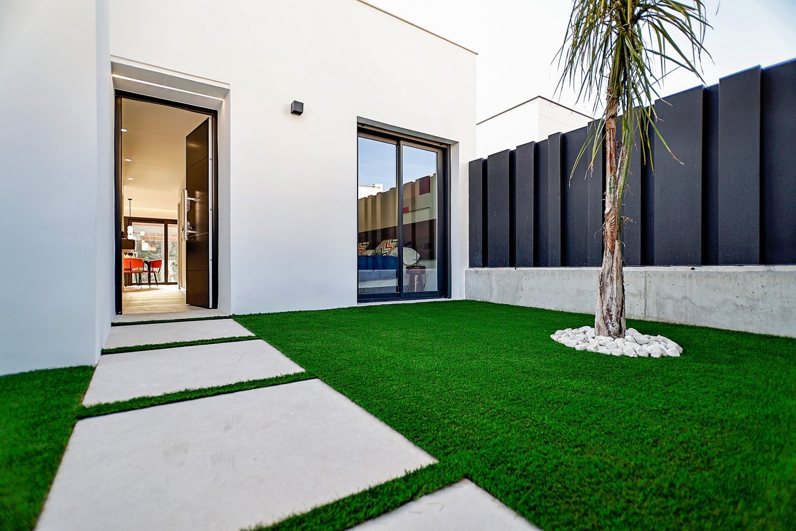 <p>Villa provided with 3 Bedrooms and 2 Bathrooms, private swimming pool and parking space on own plot. </p>