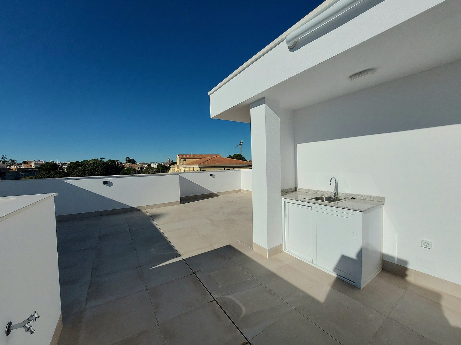 <p>Terraced villa provided with 3 Bedrooms and 3 Bathrooms, private swimming pool and parking space on own plot. </p><p>Beautiful ready-to-use new-...