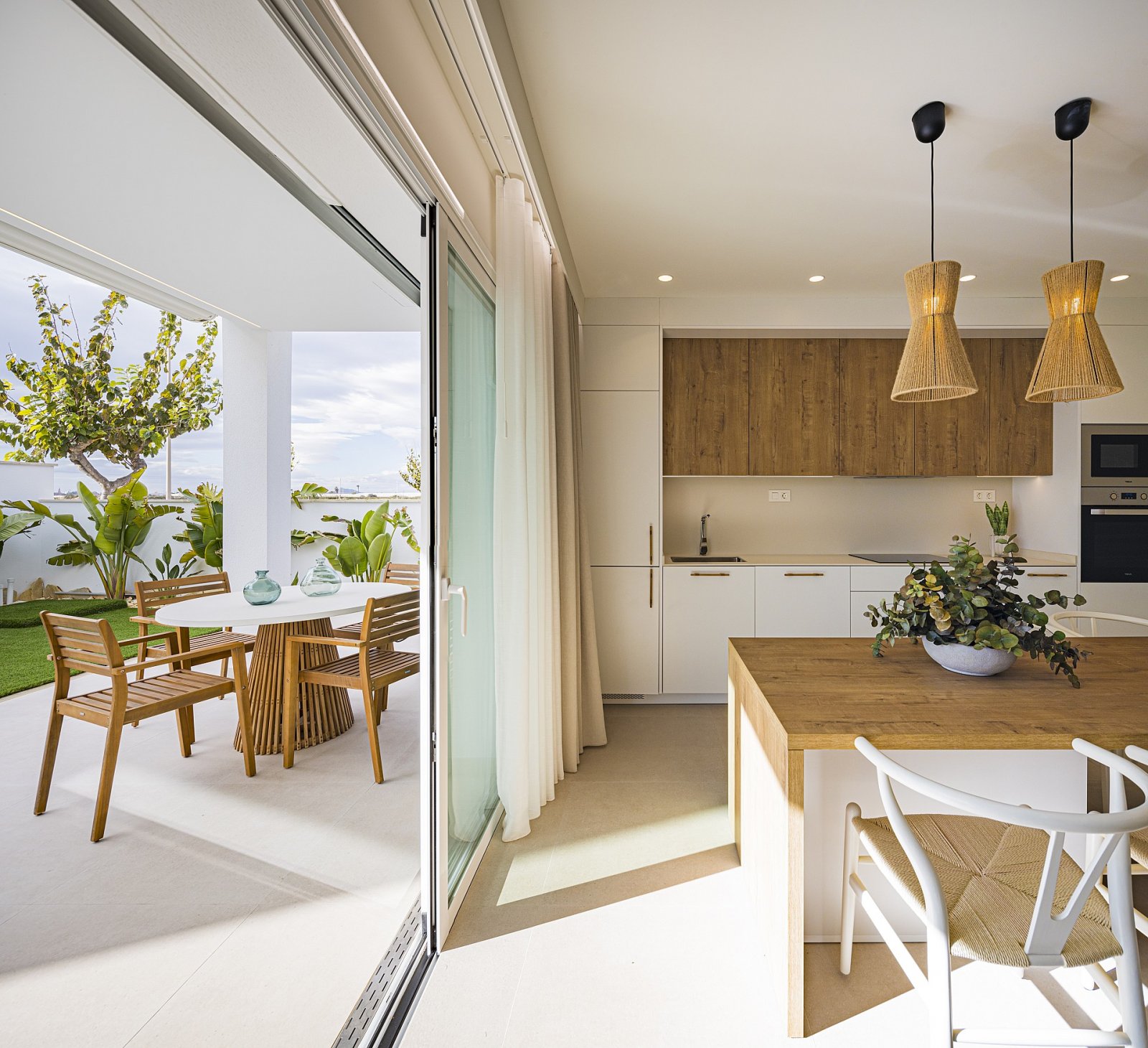 <p>Apartment with garden provided with 2 Bedrooms and 2 Bathrooms, communal swimming pool and parking space on own plot. </p><p>Newly built bungalo...