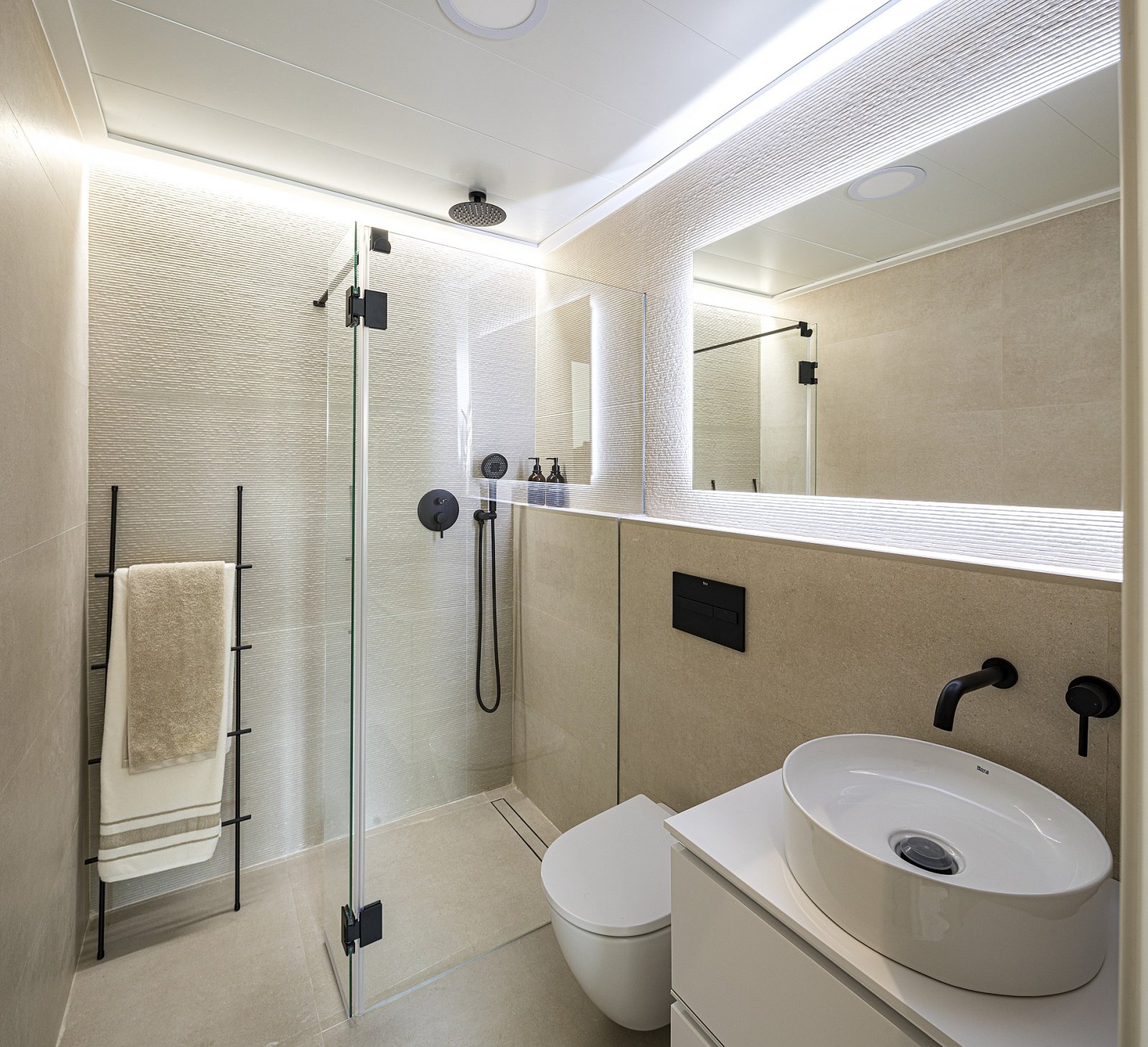 <p>Apartment with garden provided with 2 Bedrooms and 2 Bathrooms, communal swimming pool and parking space on own plot. </p><p>Newly built bungalo...