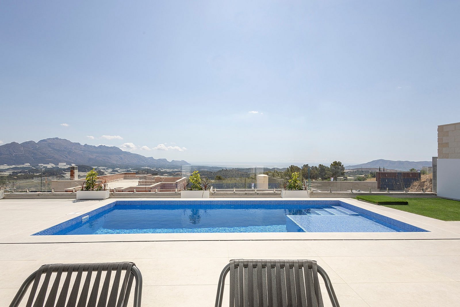 <p>Villa provided with 3 Bedrooms and 3 Bathrooms, private swimming pool and parking space on own plot. </p><p>36 detached villas with panoramic se...