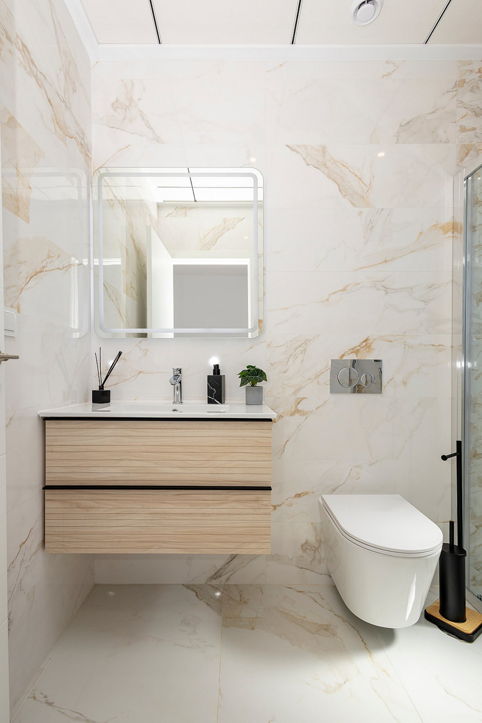 <p>Villa provided with 3 Bedrooms and 3 Bathrooms, private swimming pool and parking space on own plot. </p><p>36 detached villas with panoramic se...