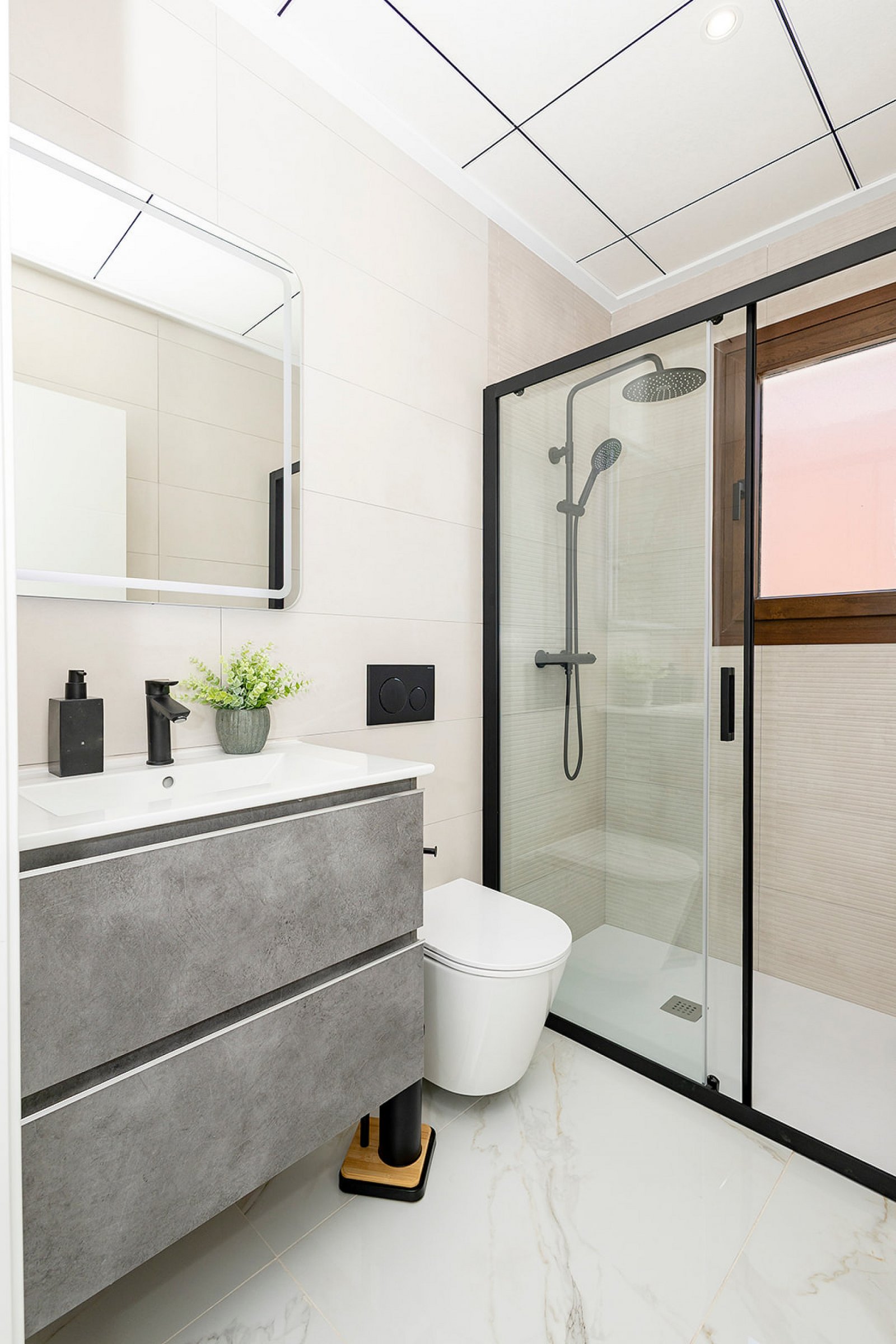 <p>Villa provided with 3 Bedrooms and 3 Bathrooms, private swimming pool and parking space on own plot. </p><p>36 detached villas with panoramic se...