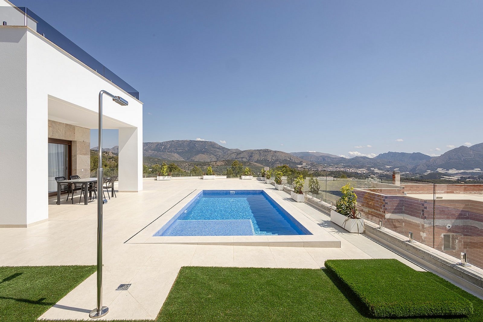 <p>Villa provided with 3 Bedrooms and 3 Bathrooms, private swimming pool and parking space on own plot. </p><p>36 detached villas with panoramic se...