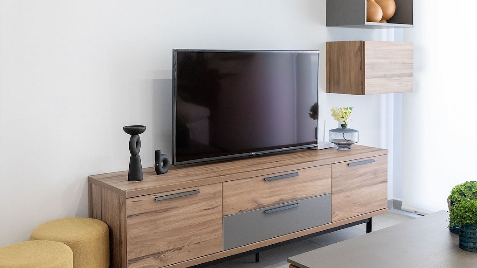 <p>Apartment with garden provided with 3 Bedrooms and 2 Bathrooms, communal swimming pool and underground parking space with storage room. </p><p>B...