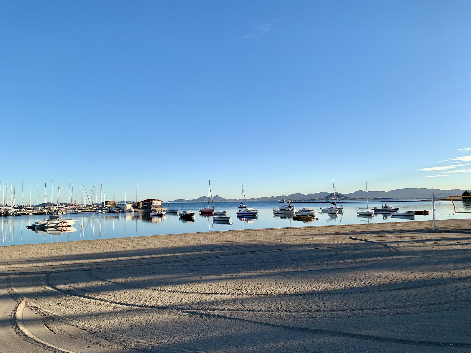 <p>Villa provided with 3 Bedrooms and 3 Bathrooms, private swimming pool and parking space on own plot. </p>