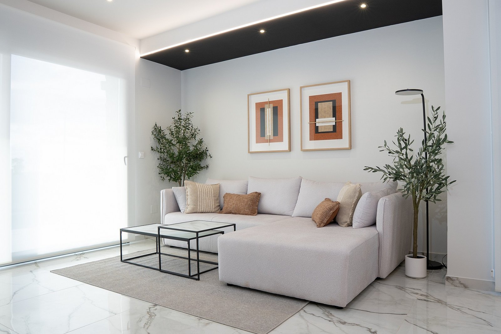 <p>Villa provided with 3 Bedrooms and 3 Bathrooms, private swimming pool and parking space on own plot. </p>