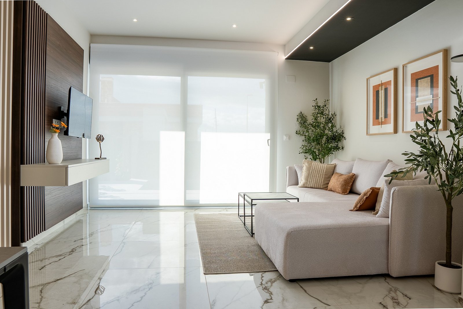 <p>Villa provided with 3 Bedrooms and 3 Bathrooms, private swimming pool and parking space on own plot. </p>