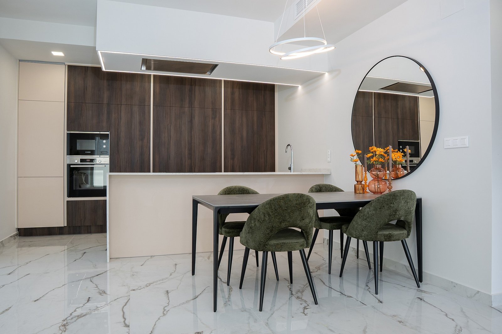 <p>Villa provided with 3 Bedrooms and 3 Bathrooms, private swimming pool and parking space on own plot. </p>