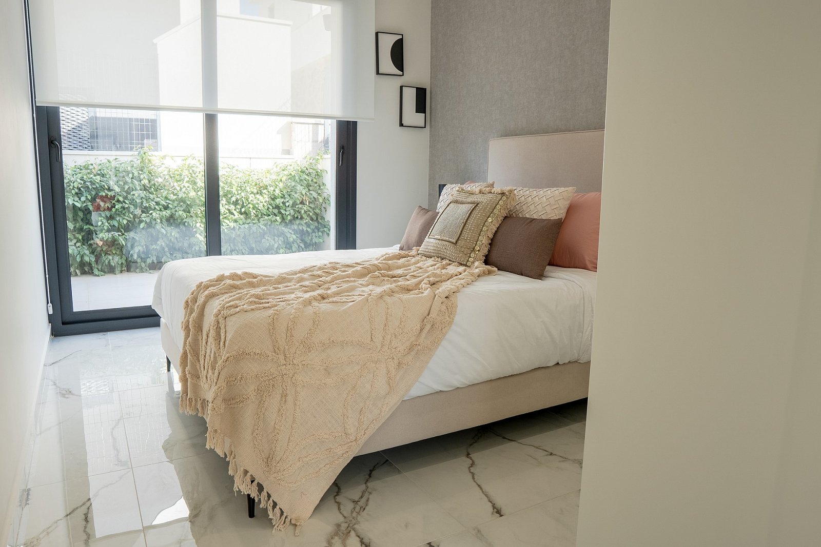 <p>Villa provided with 3 Bedrooms and 3 Bathrooms, private swimming pool and parking space on own plot. </p>