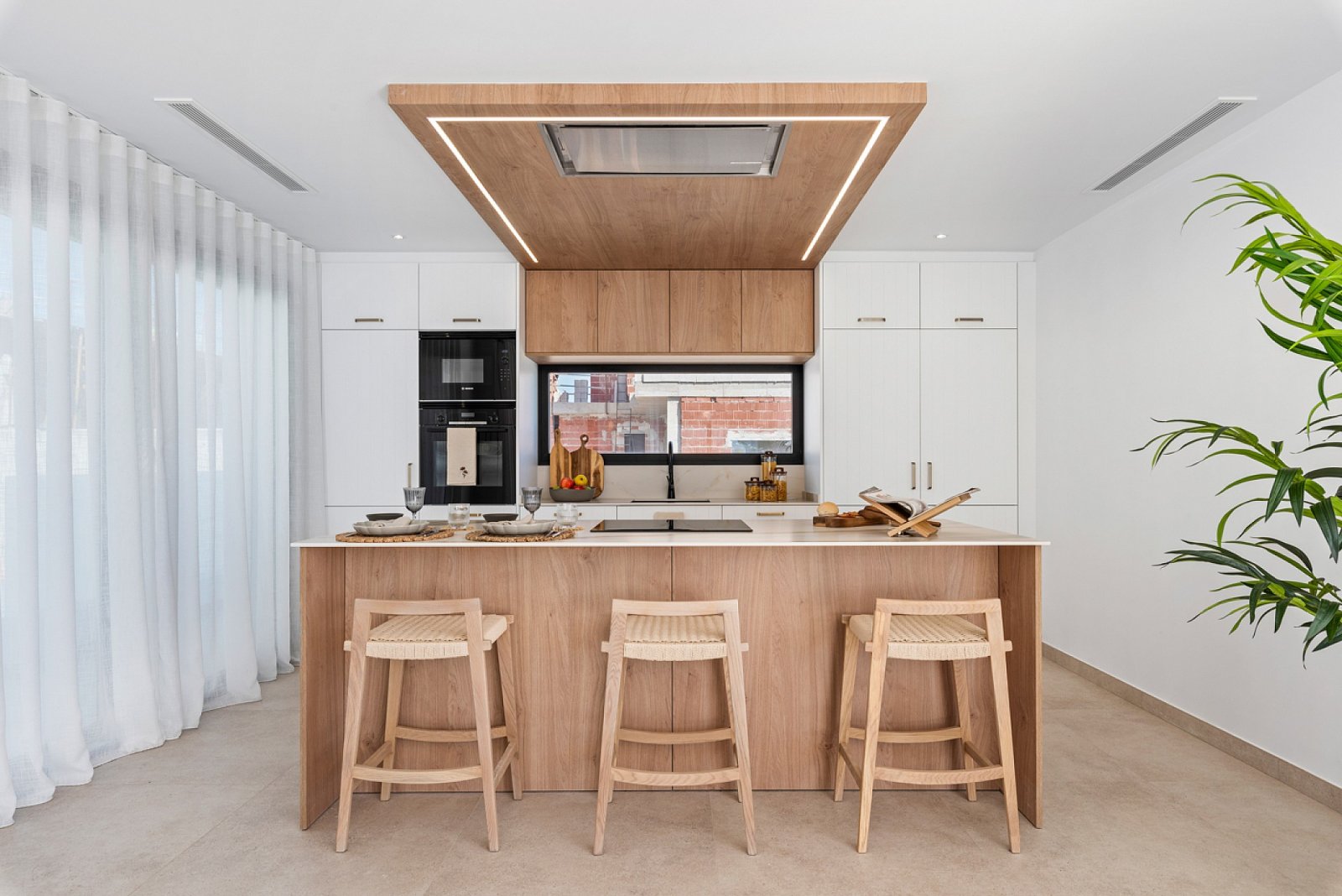 <p>Villa provided with 3 Bedrooms and 3 Bathrooms, private swimming pool and parking space on own plot. </p>