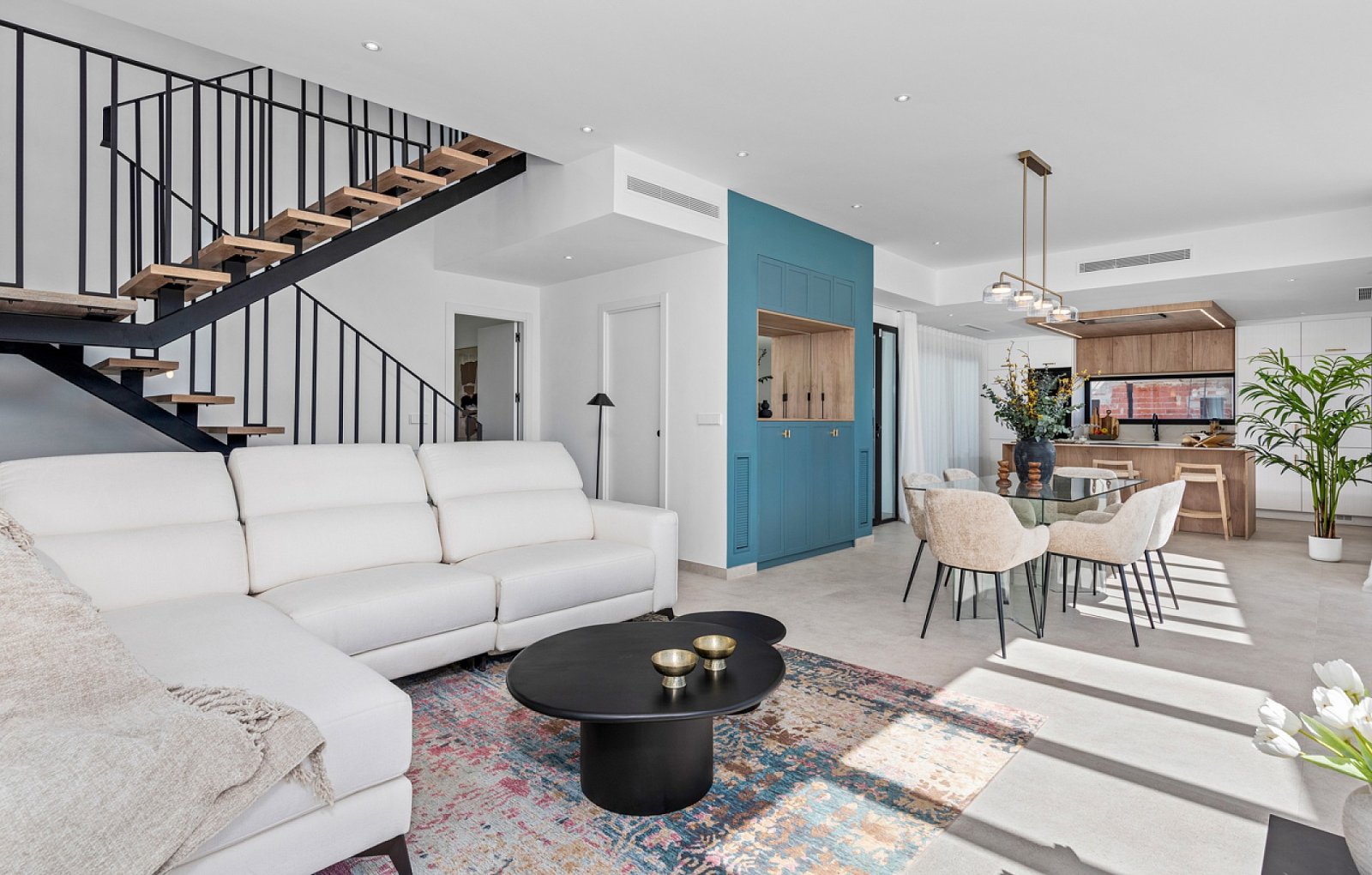 <p>Villa provided with 3 Bedrooms and 3 Bathrooms, private swimming pool and parking space on own plot. </p>