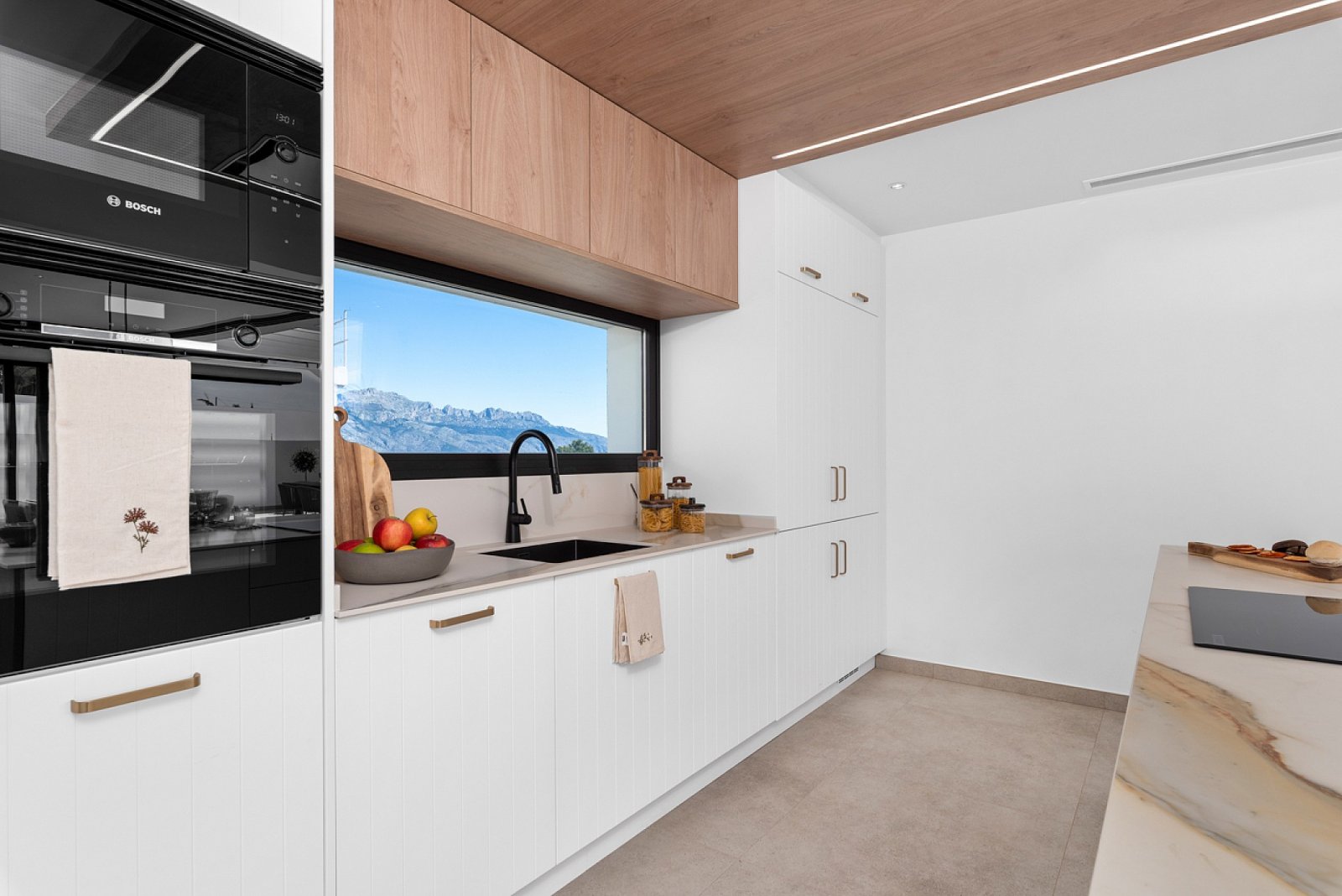 <p>Villa provided with 3 Bedrooms and 3 Bathrooms, private swimming pool and parking space on own plot. </p>